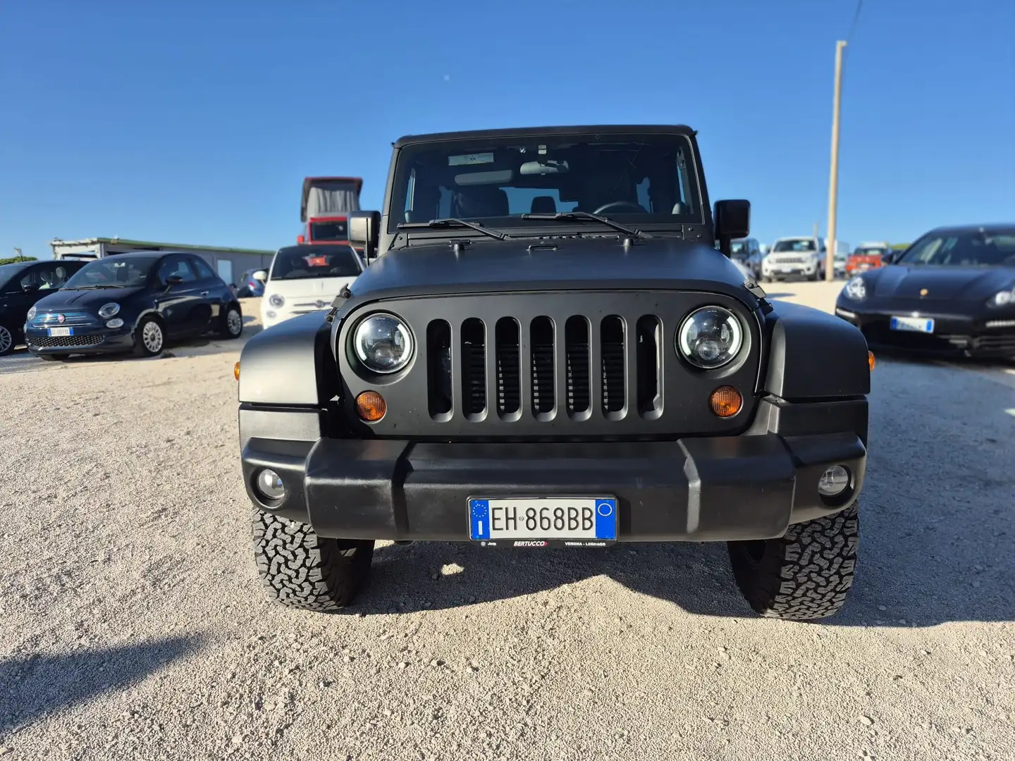 Jeep Wrangler Wrangler III 2011 Unlimited 2.8 crd SAHARA auto Nero - 2