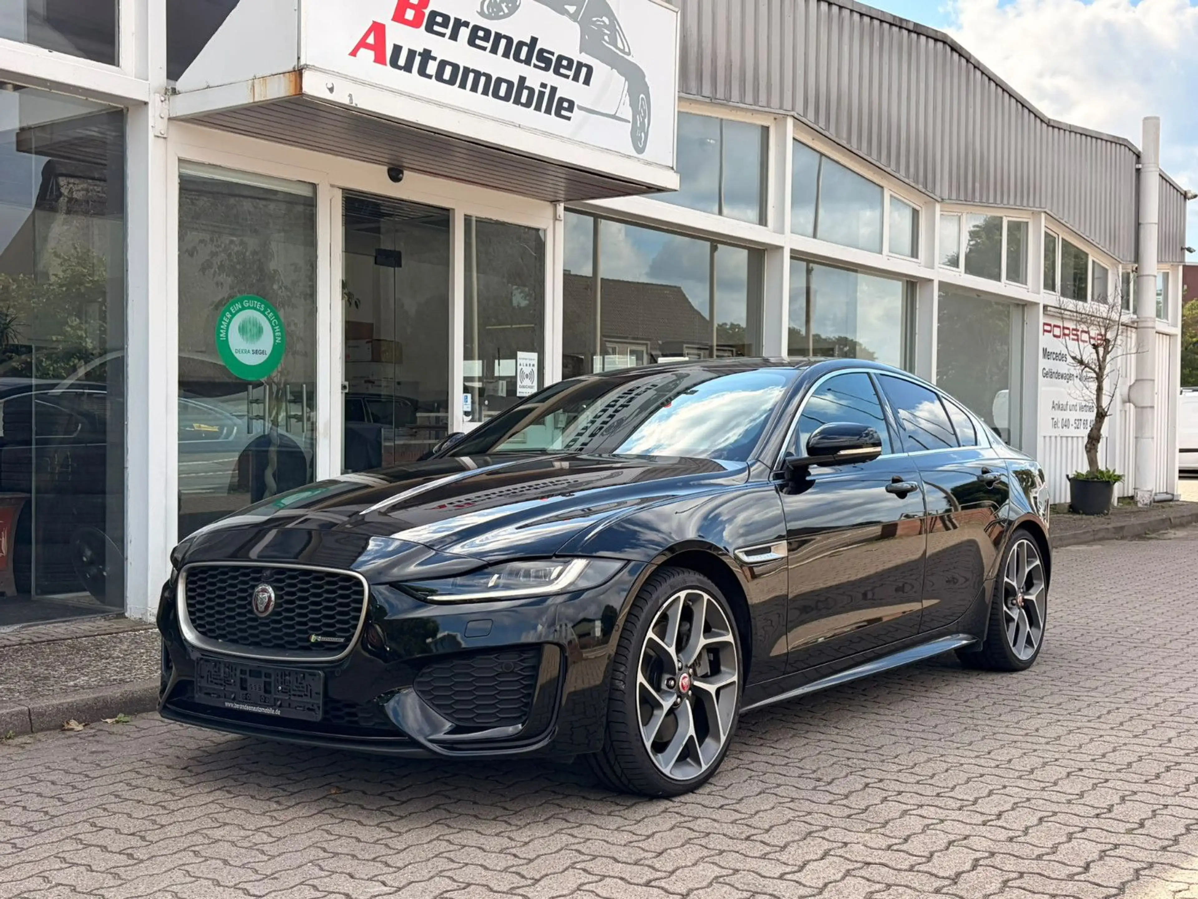 Jaguar XE R-Dynamic HSE AWD