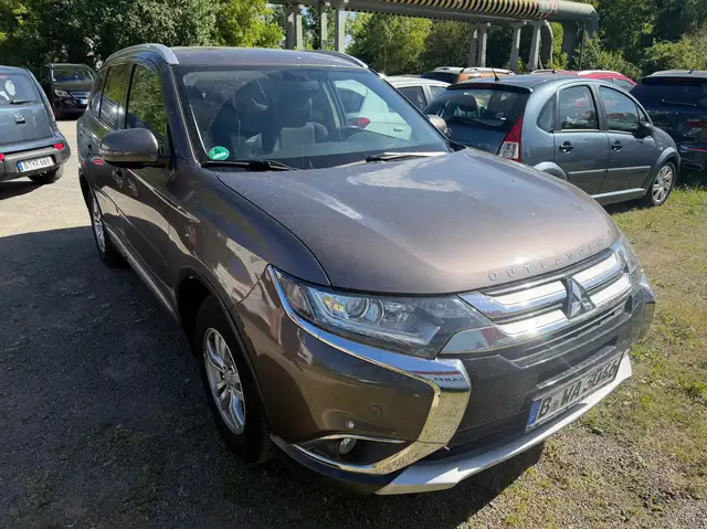 Mitsubishi Outlander SUV-Star 2WD