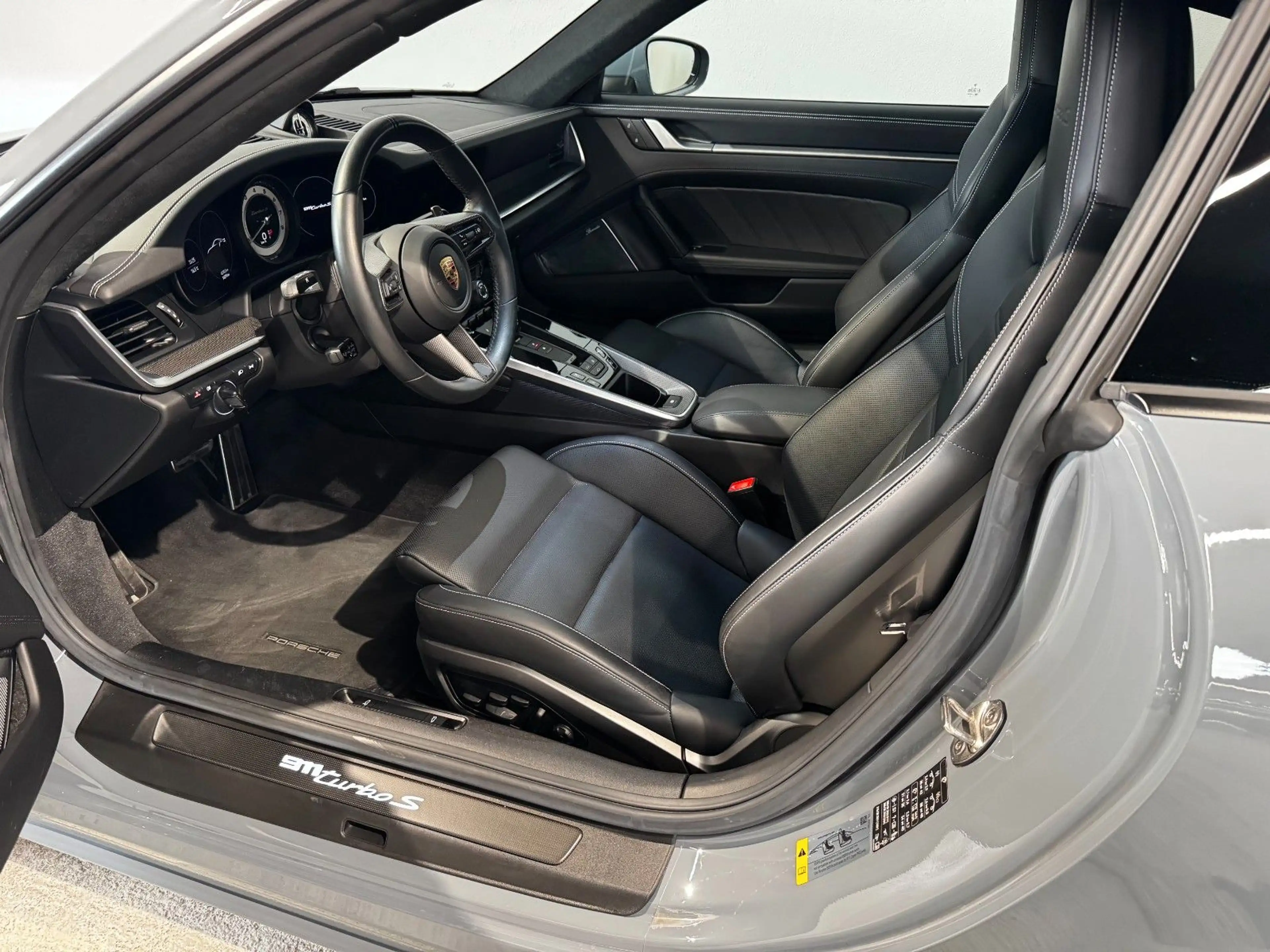 Porsche 911 /992 Turbo S Coupé — photo 6