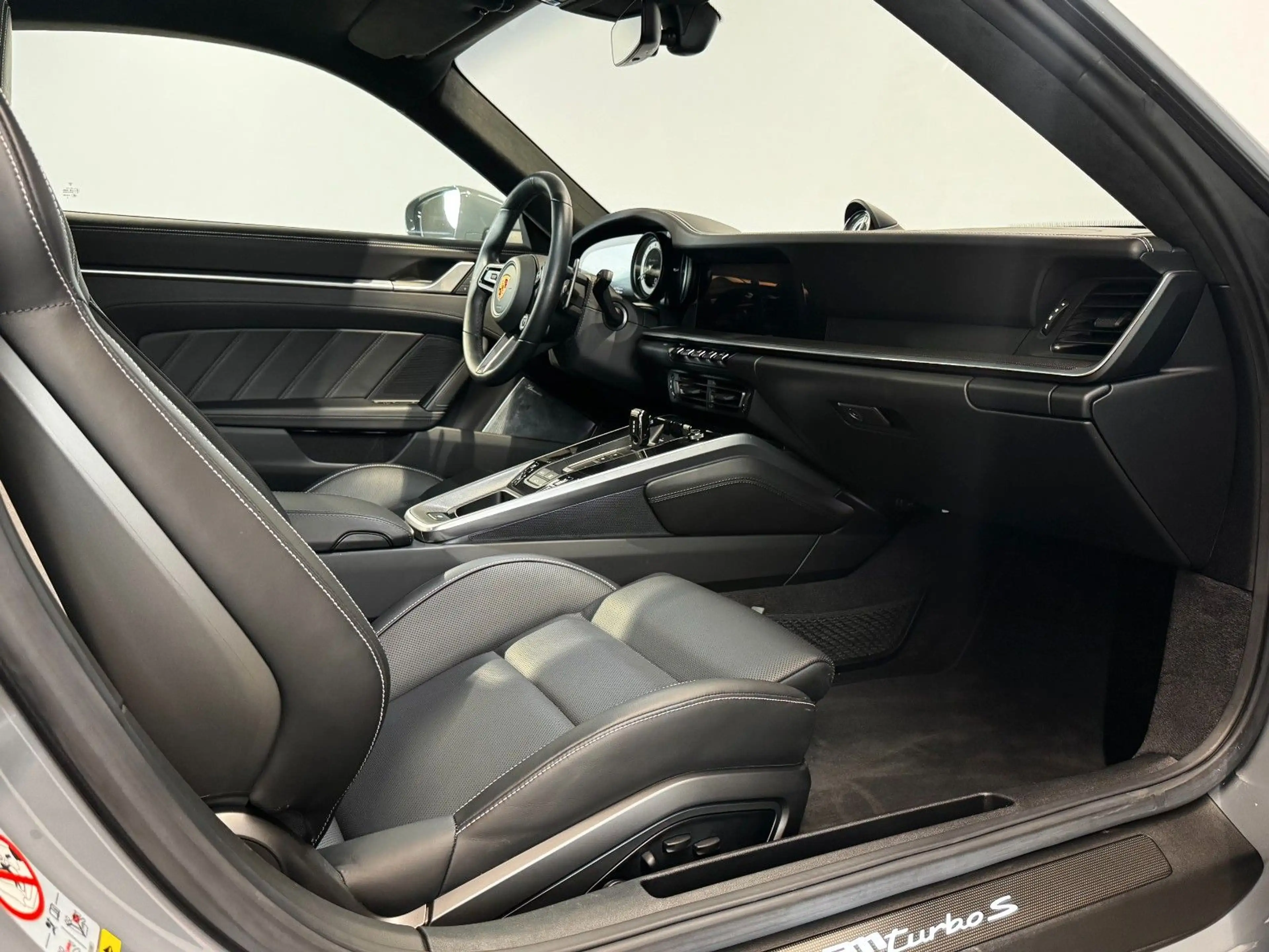 Porsche 911 /992 Turbo S Coupé — photo 14