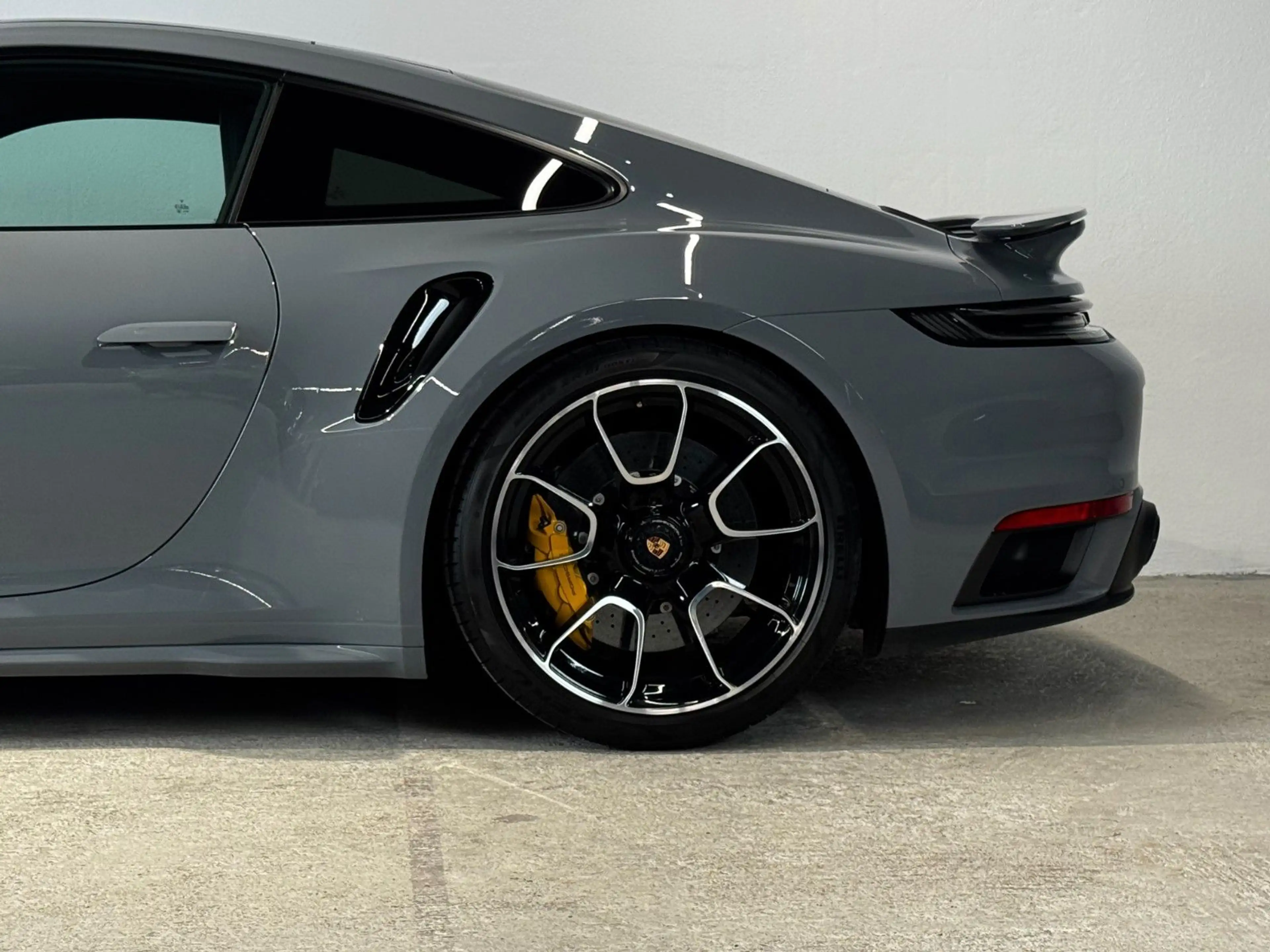 Porsche 911 /992 Turbo S Coupé — photo 11