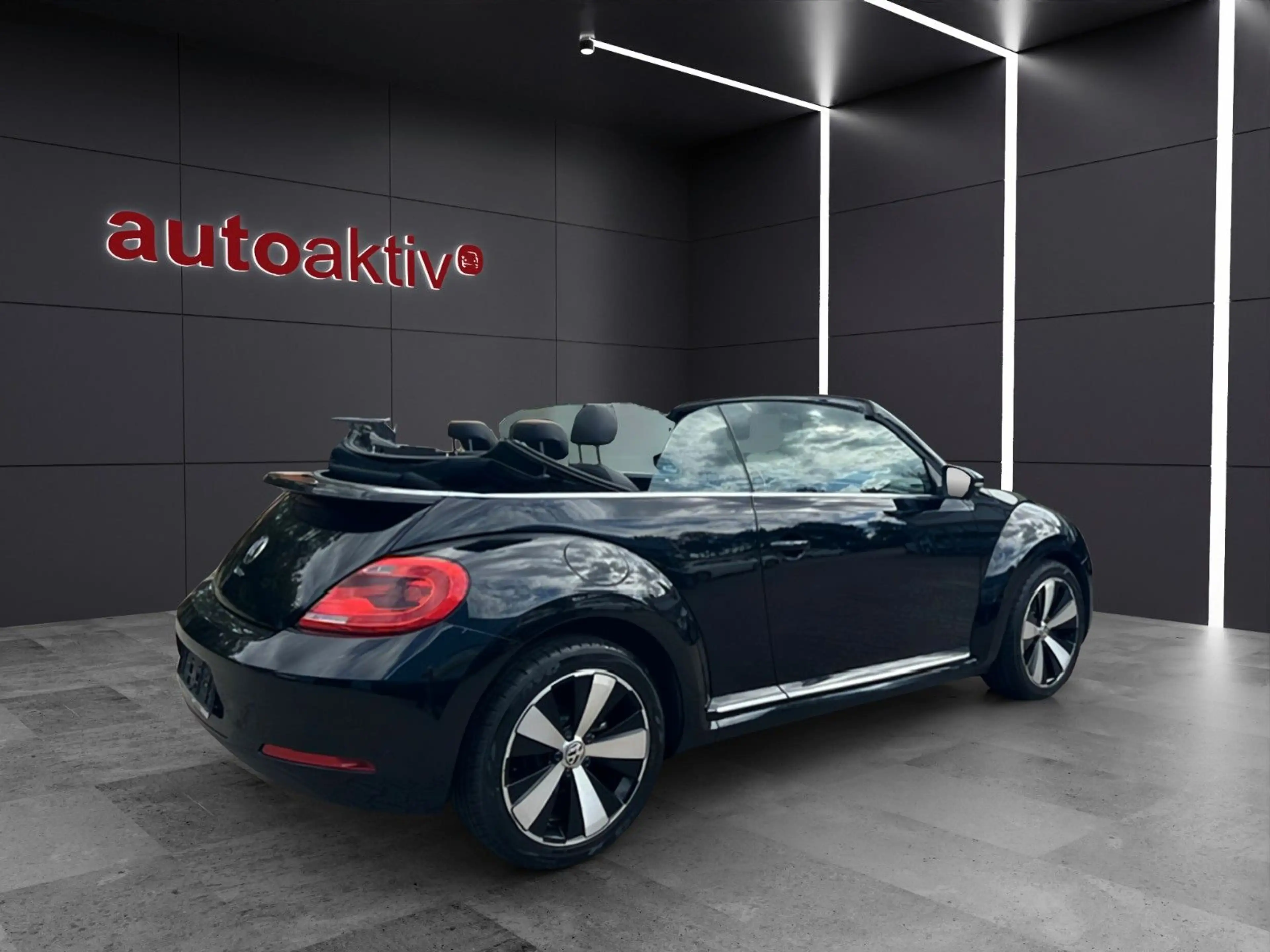 Volkswagen Beetle Cabriolet Exclusive Design/Voll Leder/1HD — photo 3