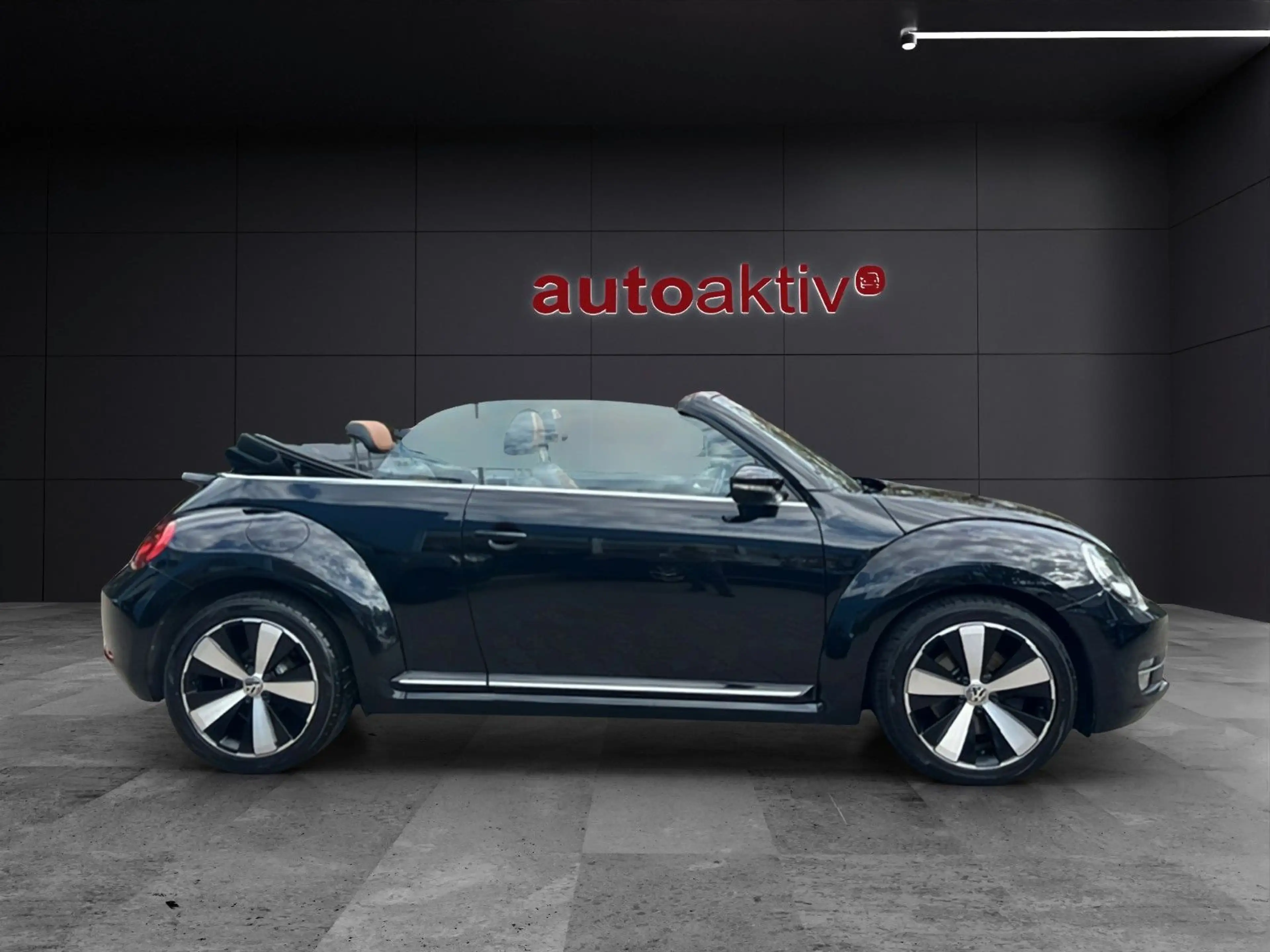 Volkswagen Beetle Cabriolet Exclusive Design/Voll Leder/1HD — photo 8