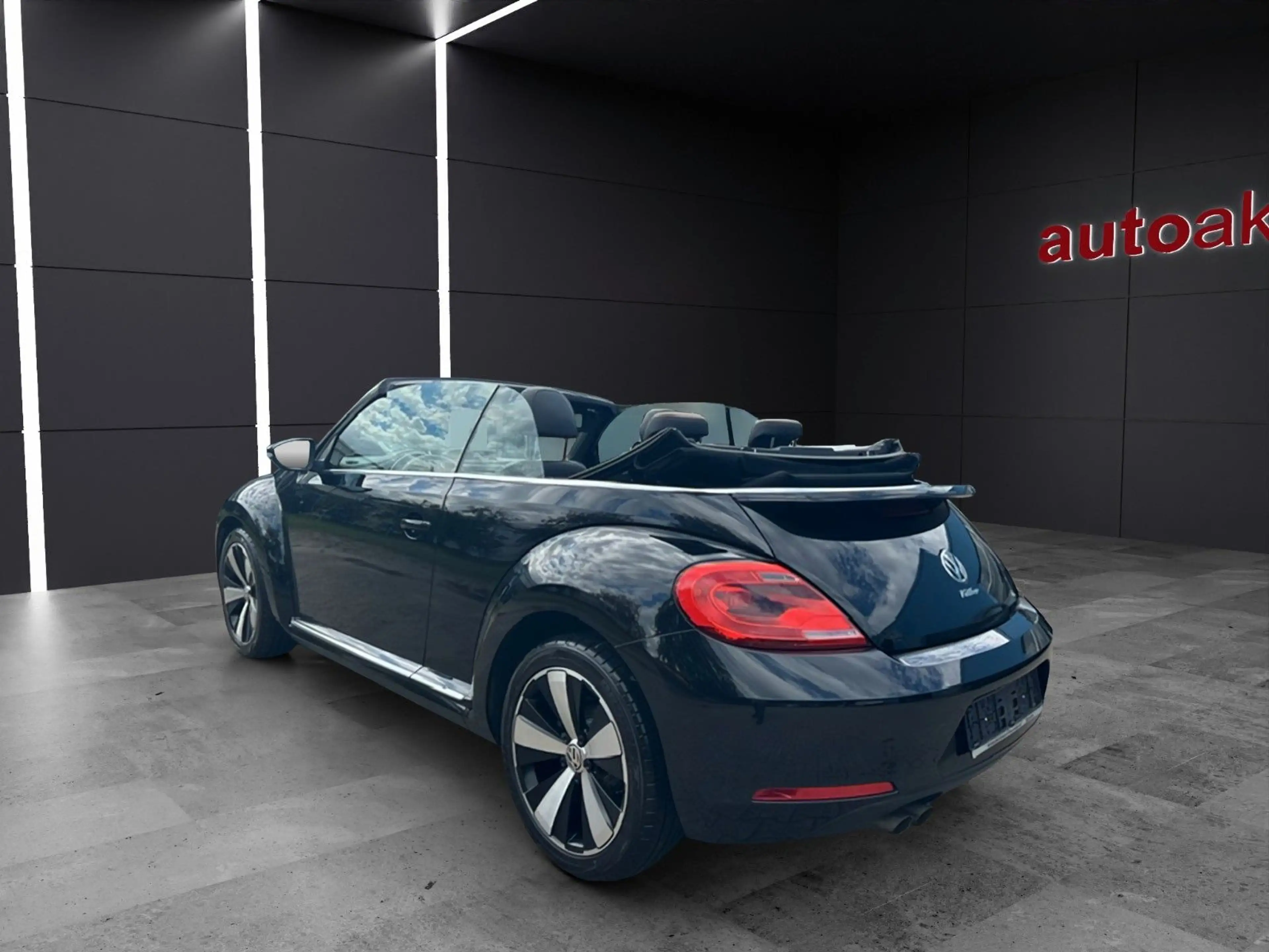 Volkswagen Beetle Cabriolet Exclusive Design/Voll Leder/1HD — photo 9