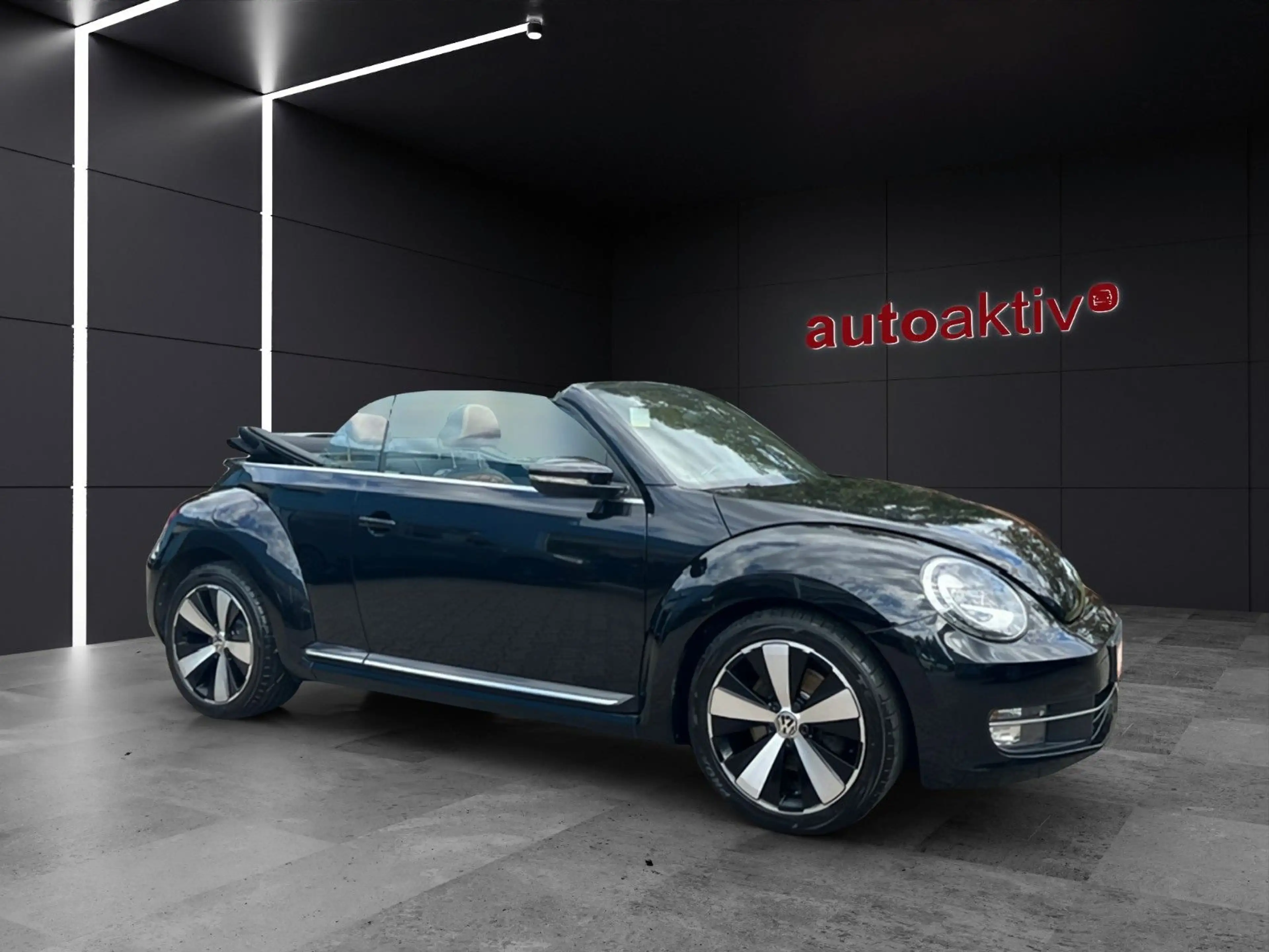 Volkswagen Beetle Cabriolet Exclusive Design/Voll Leder/1HD — photo 6