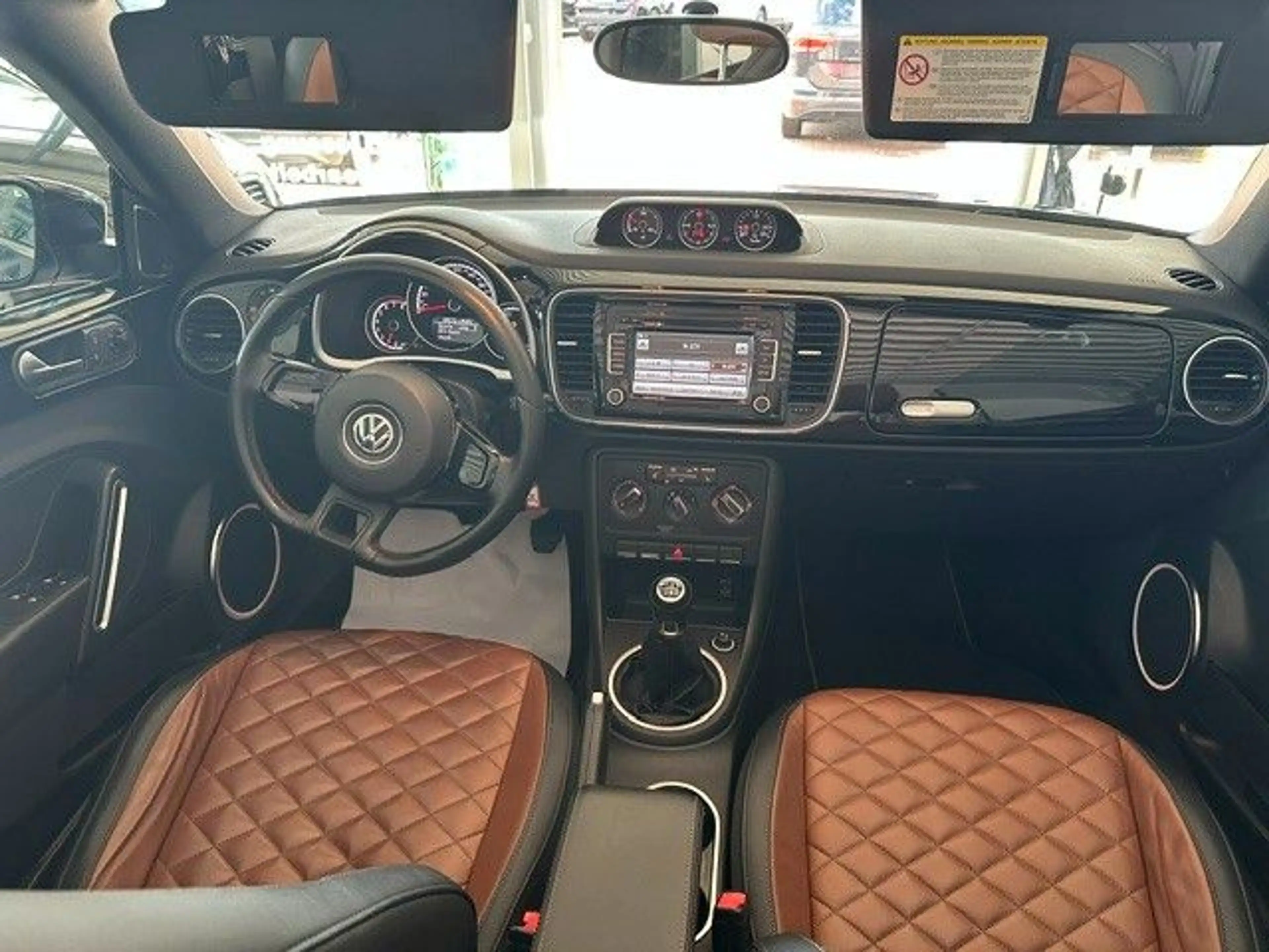 Volkswagen Beetle Cabriolet Exclusive Design/Voll Leder/1HD — photo 12