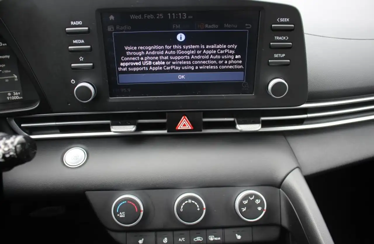 Hyundai ELANTRA снимка Hyundai ELANTRA
