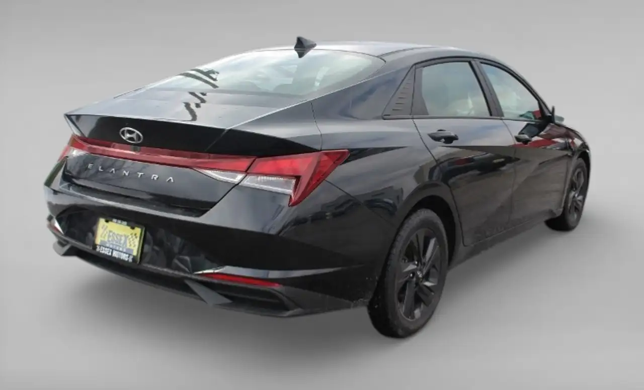 Hyundai ELANTRA снимка Hyundai ELANTRA