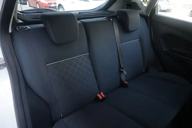 Ford Fiesta view 12
