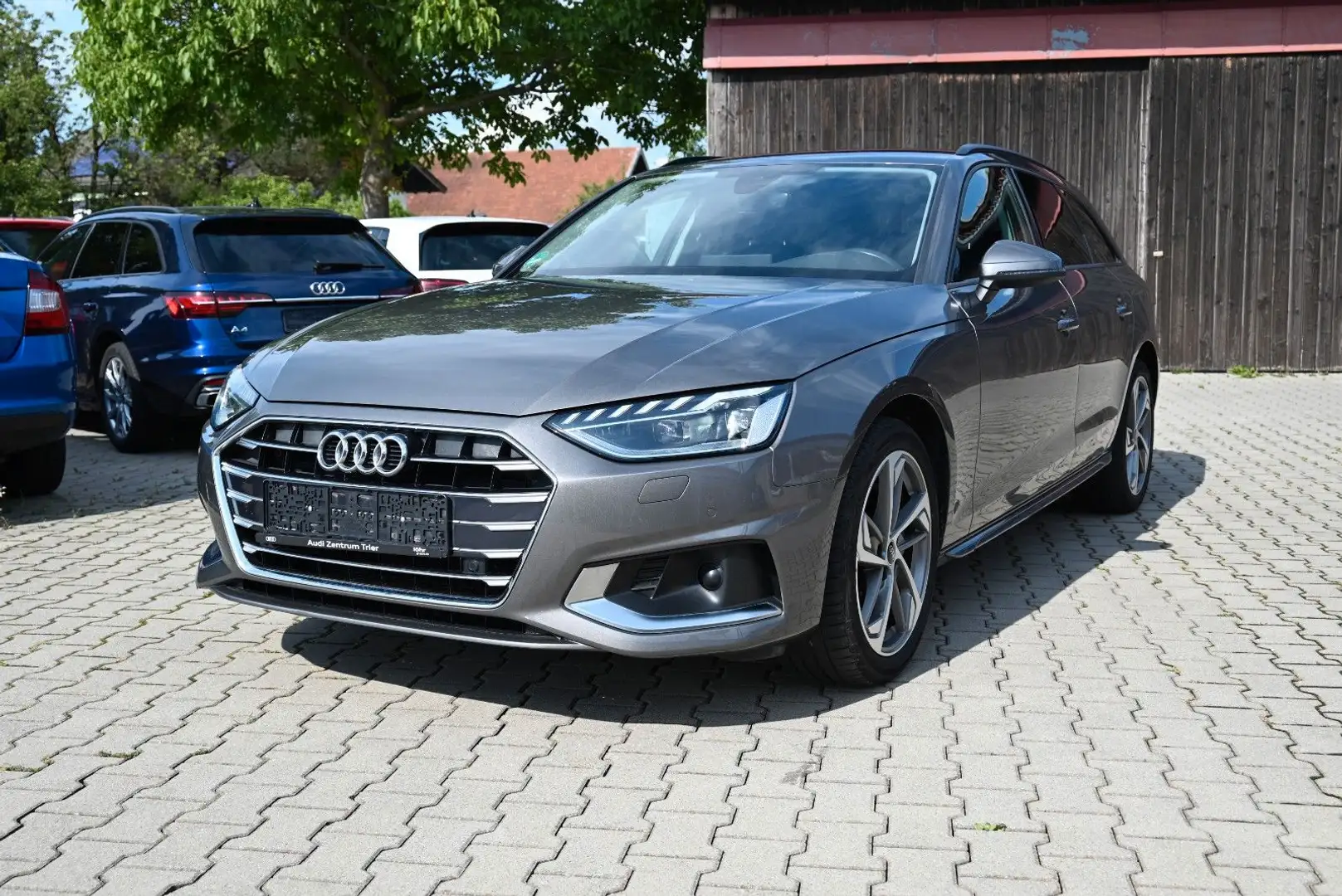 Audi A4 Avant 40 TDI advanced/Matrix/AHK/ACC Grau - 1