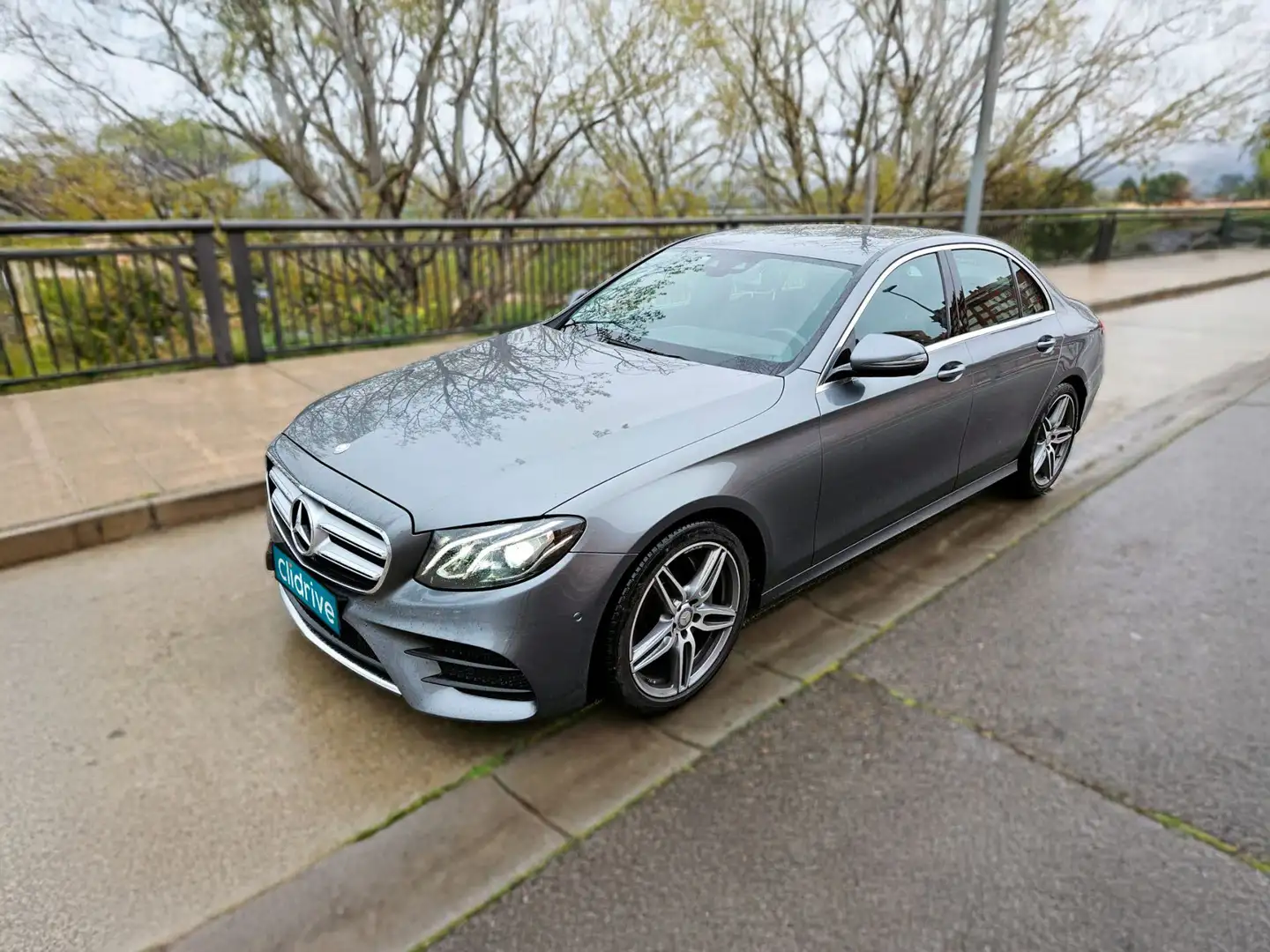 Mercedes-Benz E 220 d Gris - 2