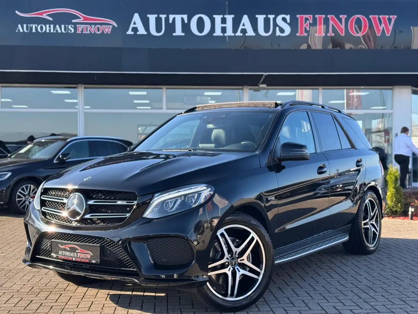 Mercedes-Benz GLE 43 AMG 9G-TRONIC"PANO"ACC"AHK"Night-Paket" Schwarz - 1