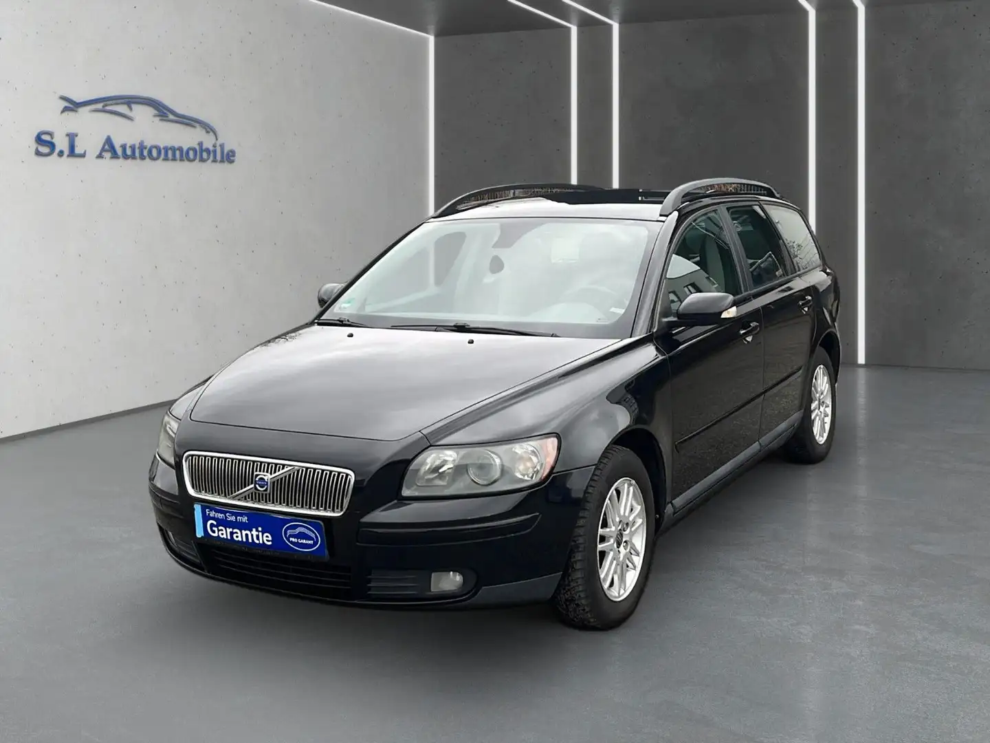 Volvo V50 Kombi 1.8 Momentum Wagen Nr 107 Schwarz - 1