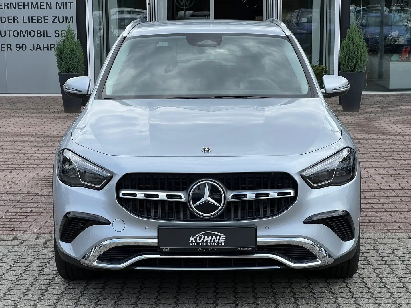 Mercedes-Benz GLA 220 4M 8G-DCT+Advanced Plus+Multibeam+Winter Silber - 2