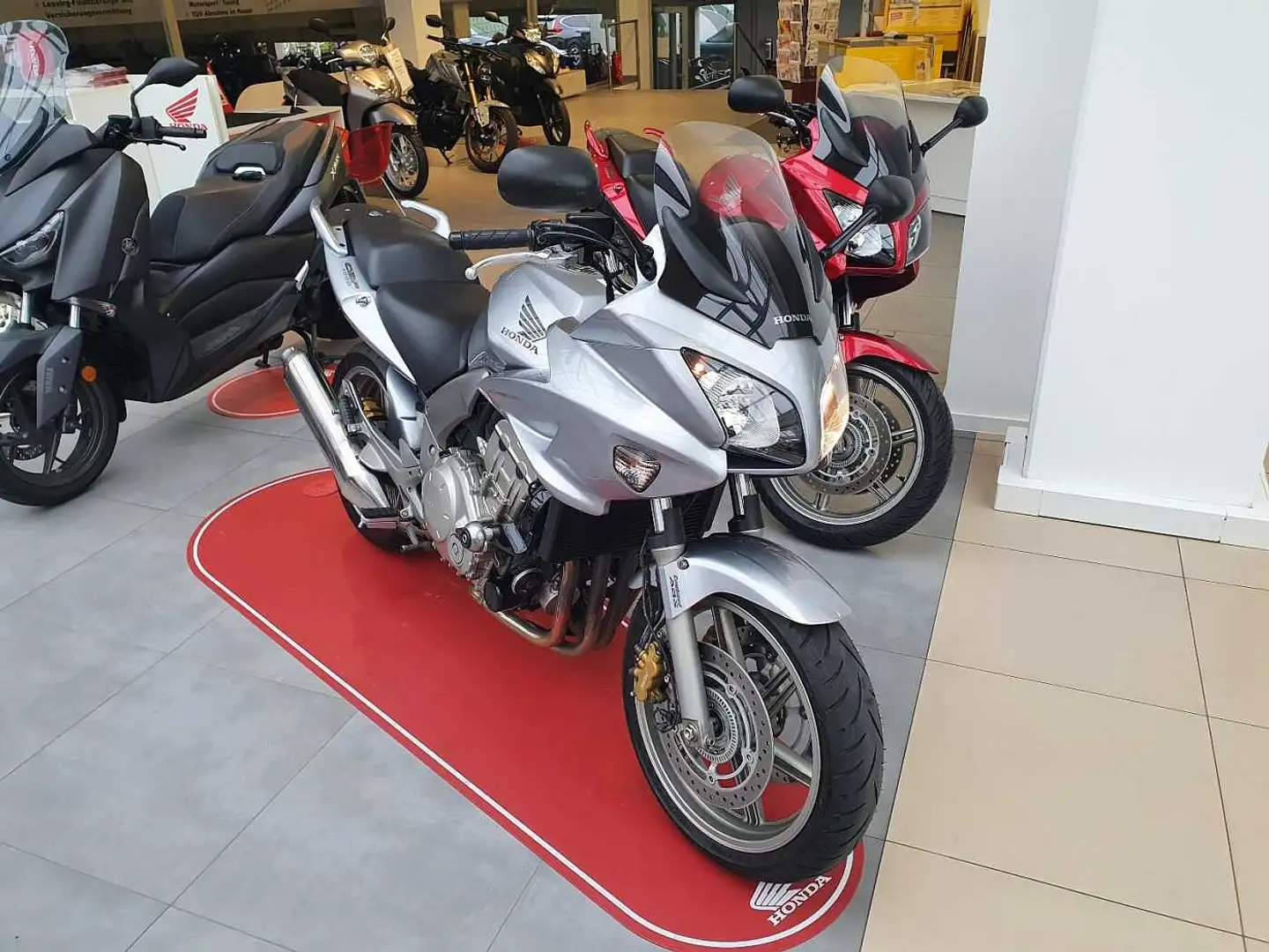 Honda CBF 1000 silber 7.600 km Argento - 2