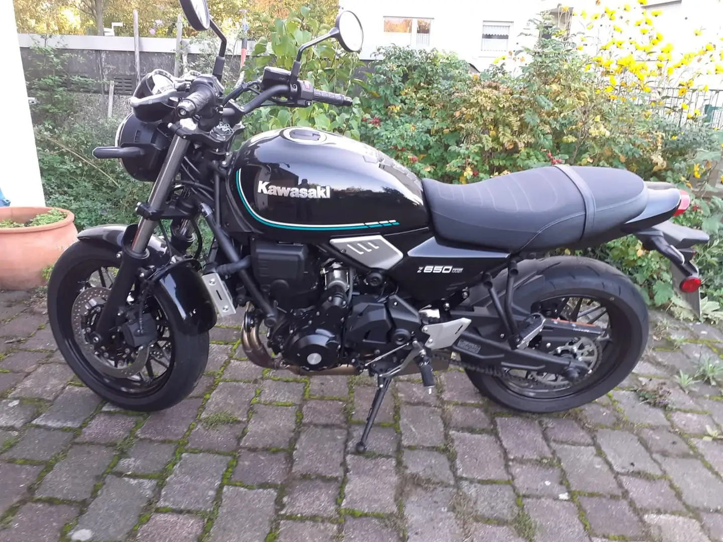 Kawasaki Z 650 RS Fekete - 1