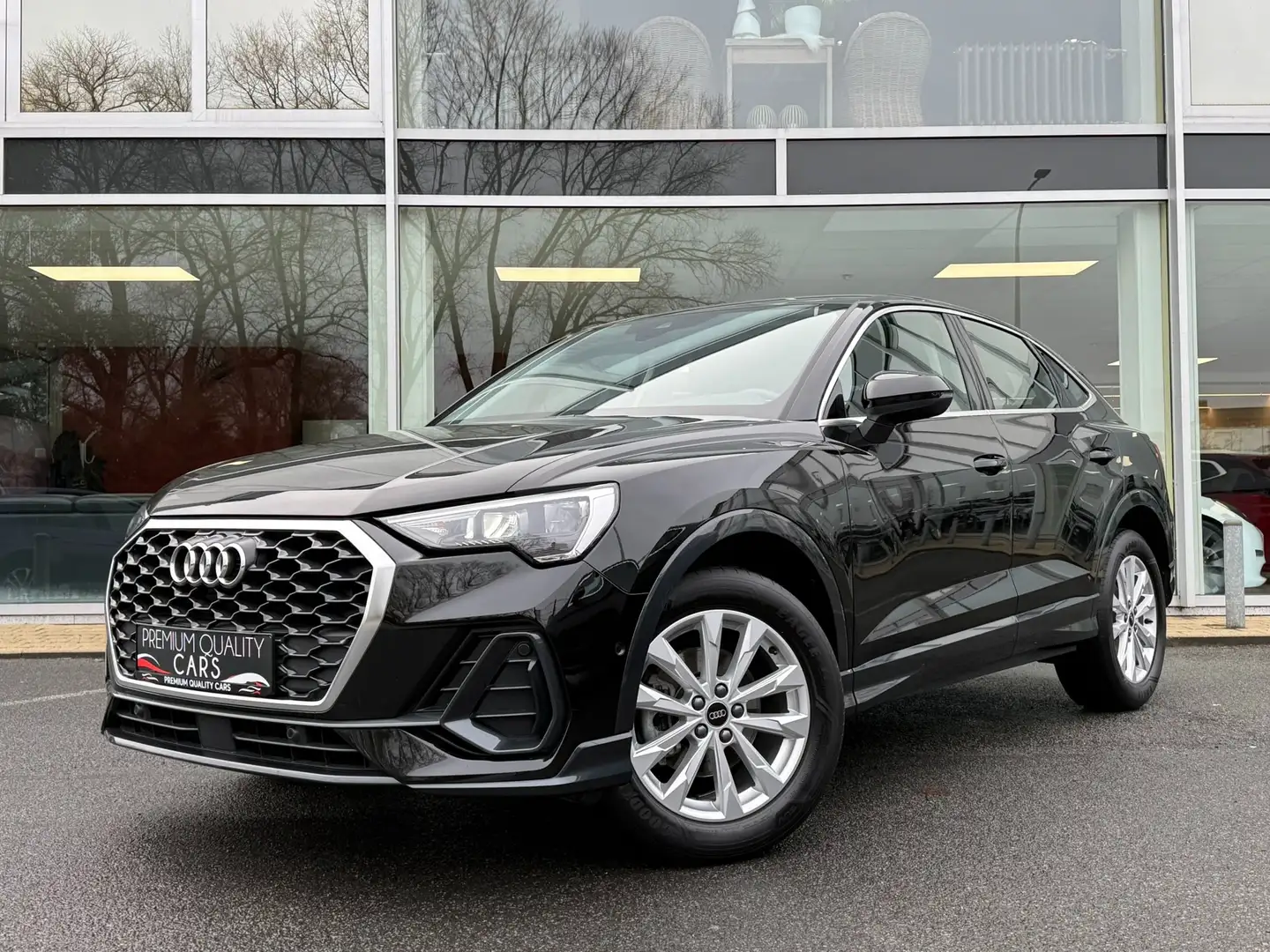 Audi Q3 SPORTBACK S-TRONIC / CARPLAY / CAMERA / NAVIGATIE/ Zwart - 1