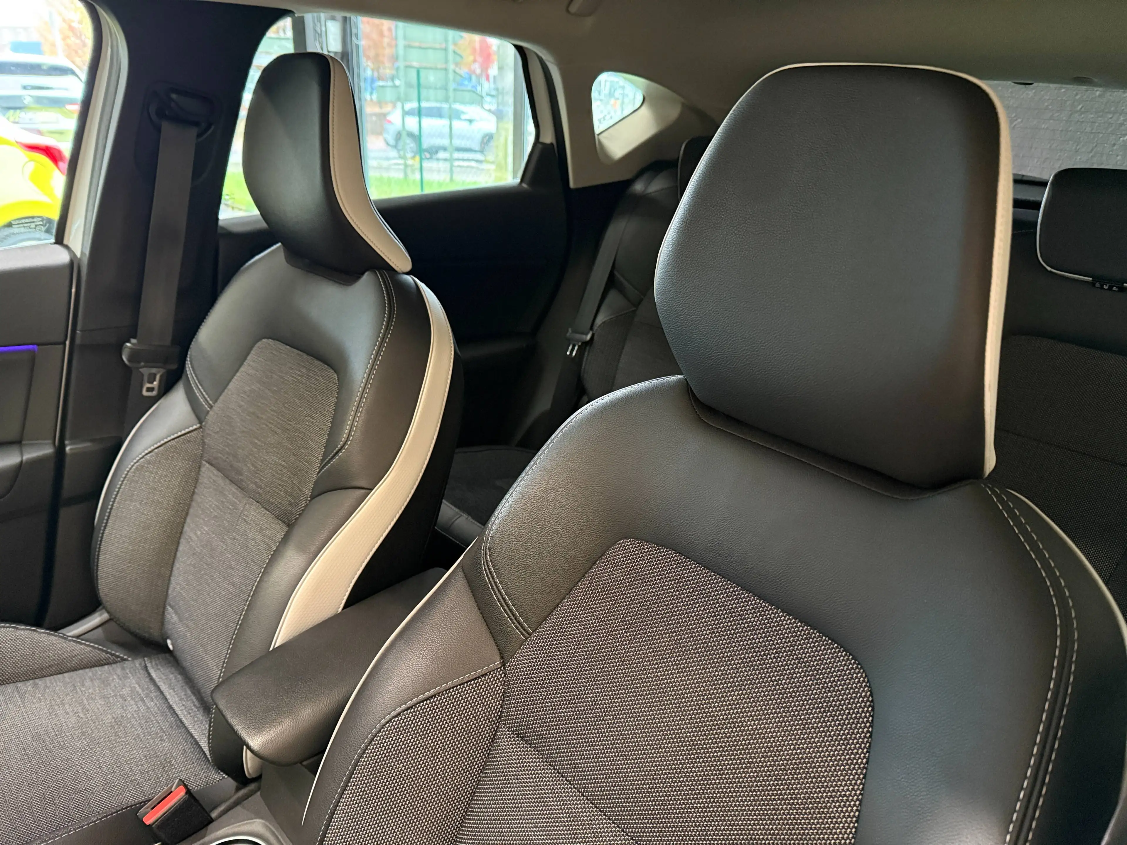 Renault Captur Captur 1.3 Intens Garantie 12 mois — photo 10