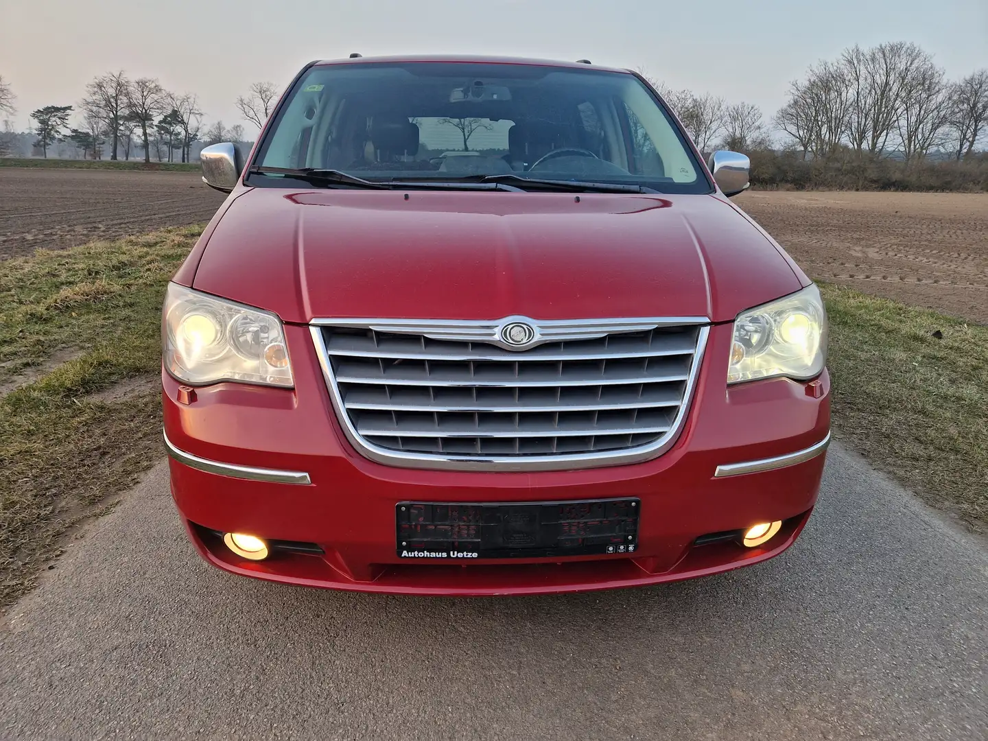 Chrysler Grand Voyager Limited crvena - 2