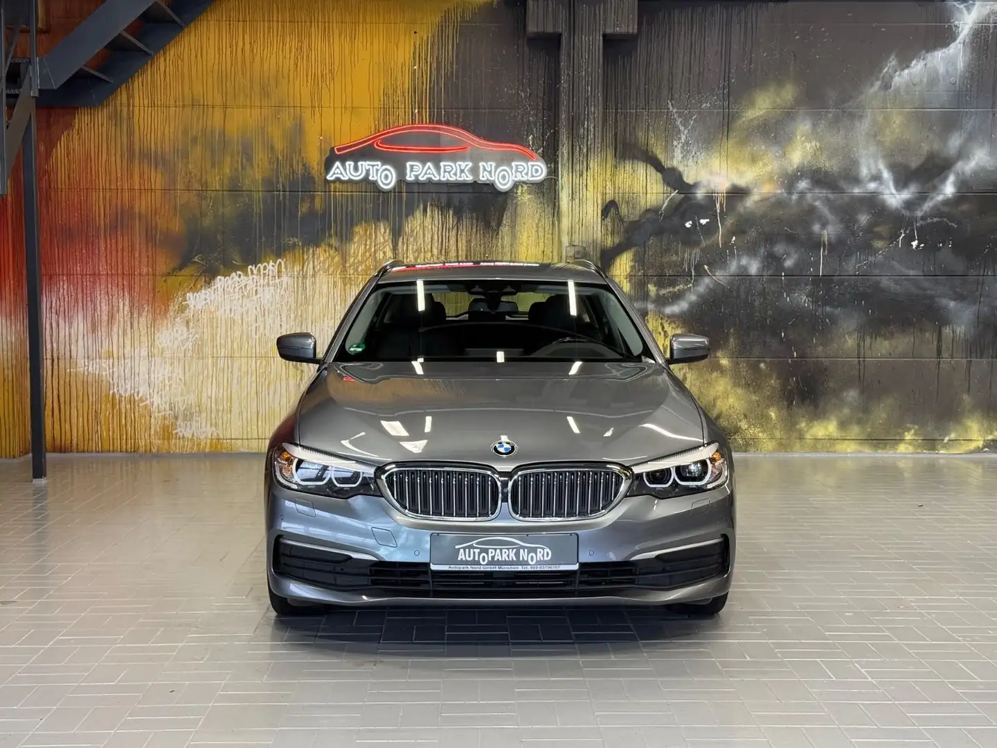 BMW 530 d Touring Aut. LED~HEADUP~LEDER~AHK~NAVI PROF Blau - 2