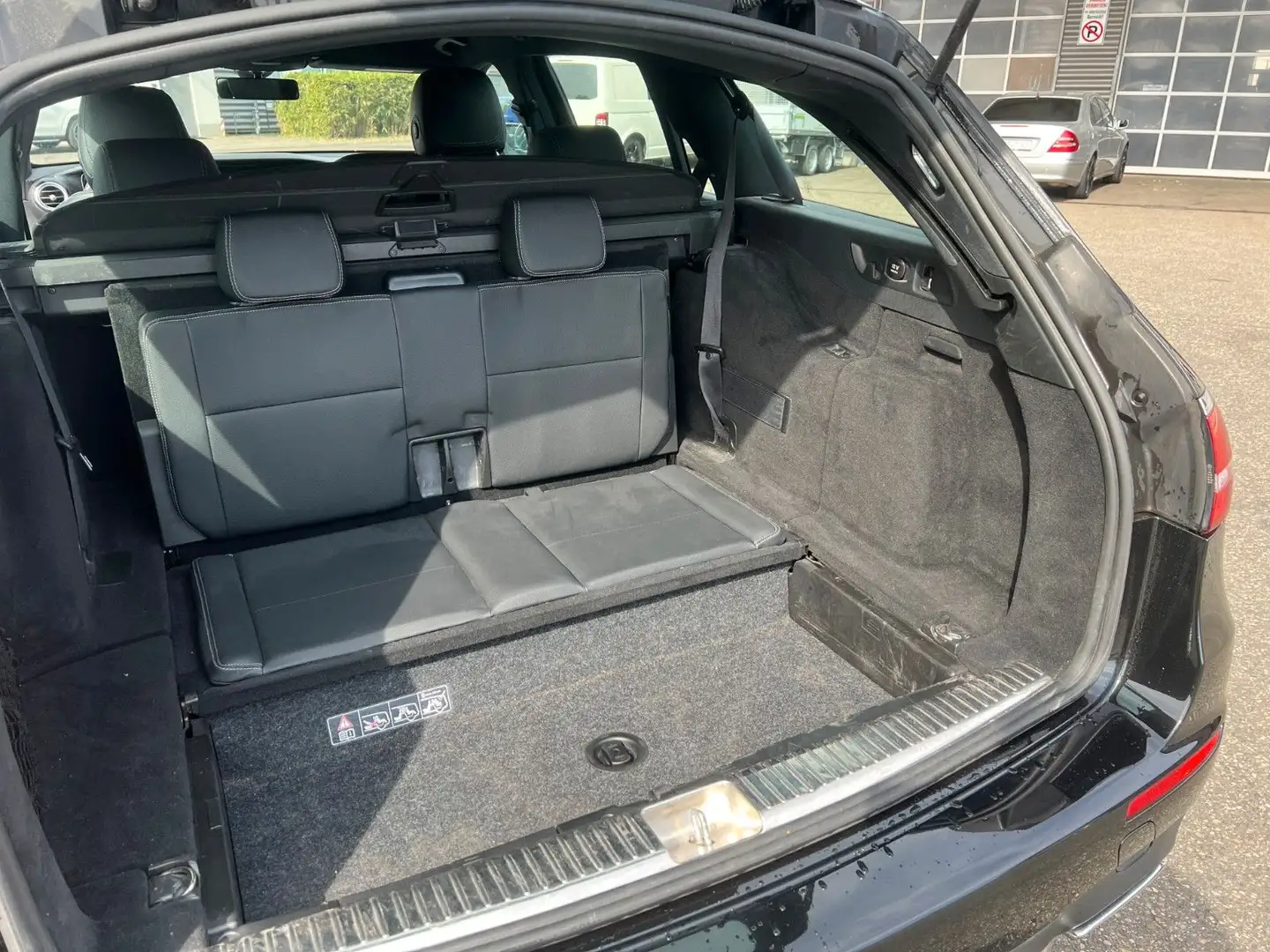 Mercedes-Benz E 200 d T *AMG* 7 Sitze* deutsche Zulassung Schwarz - 2