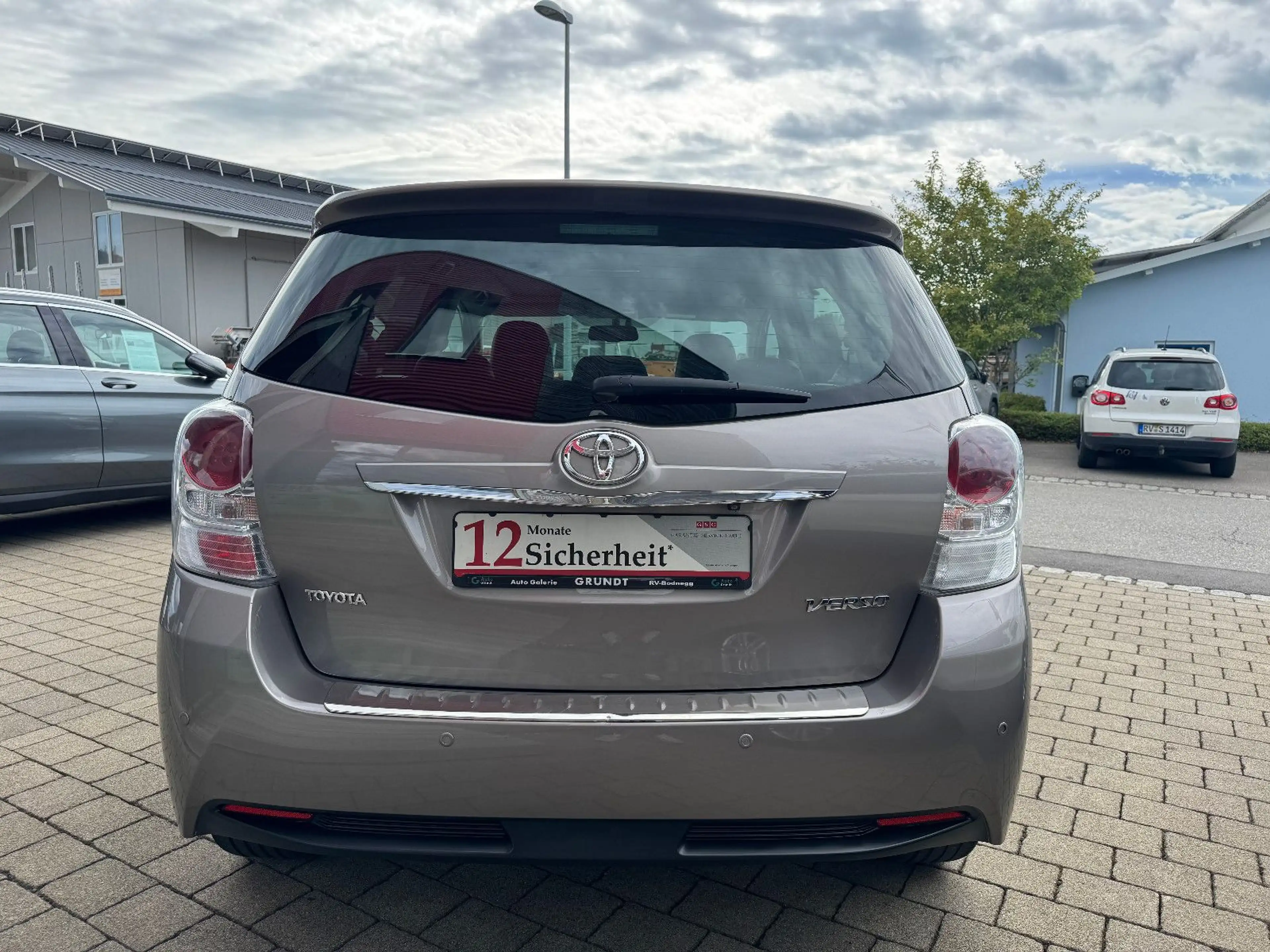 Toyota Verso Executive Panorama Navi Xenon — photo 8