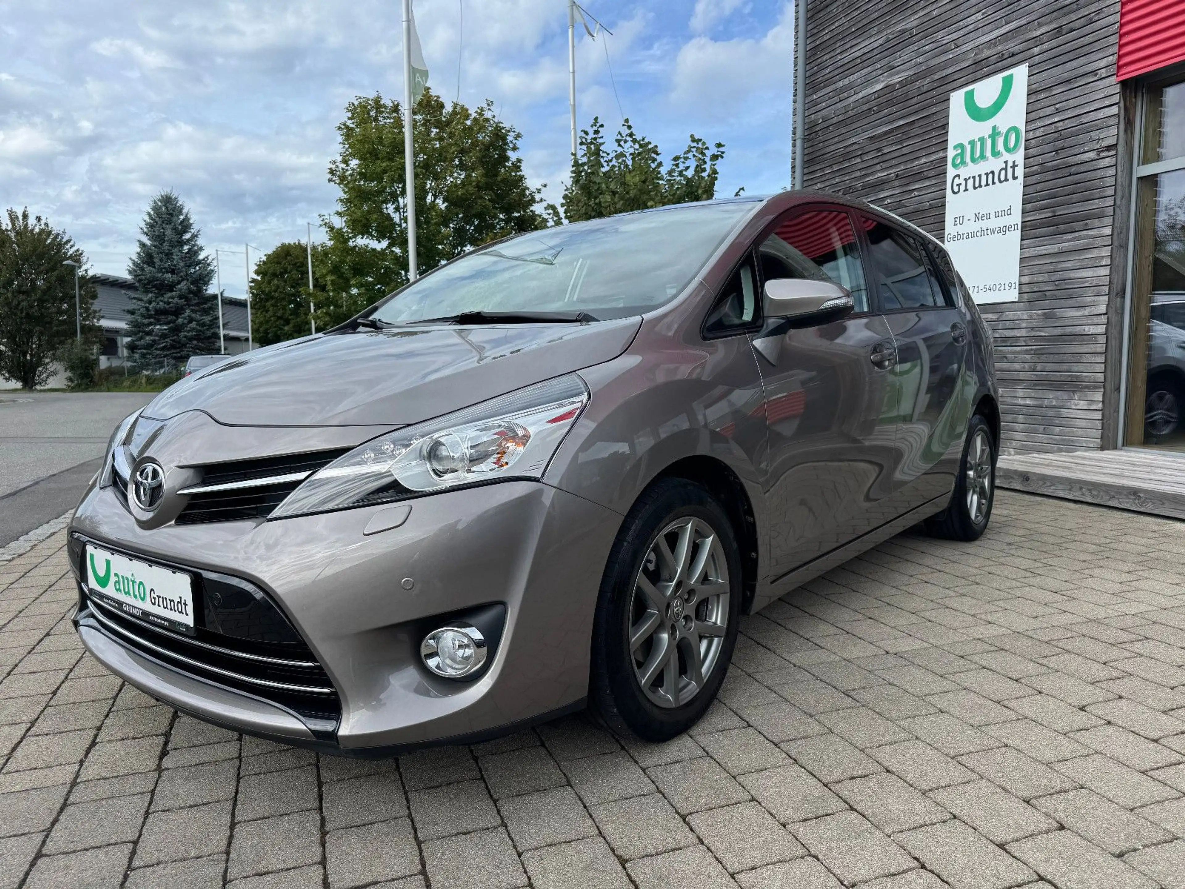 Toyota Verso Executive Panorama Navi Xenon