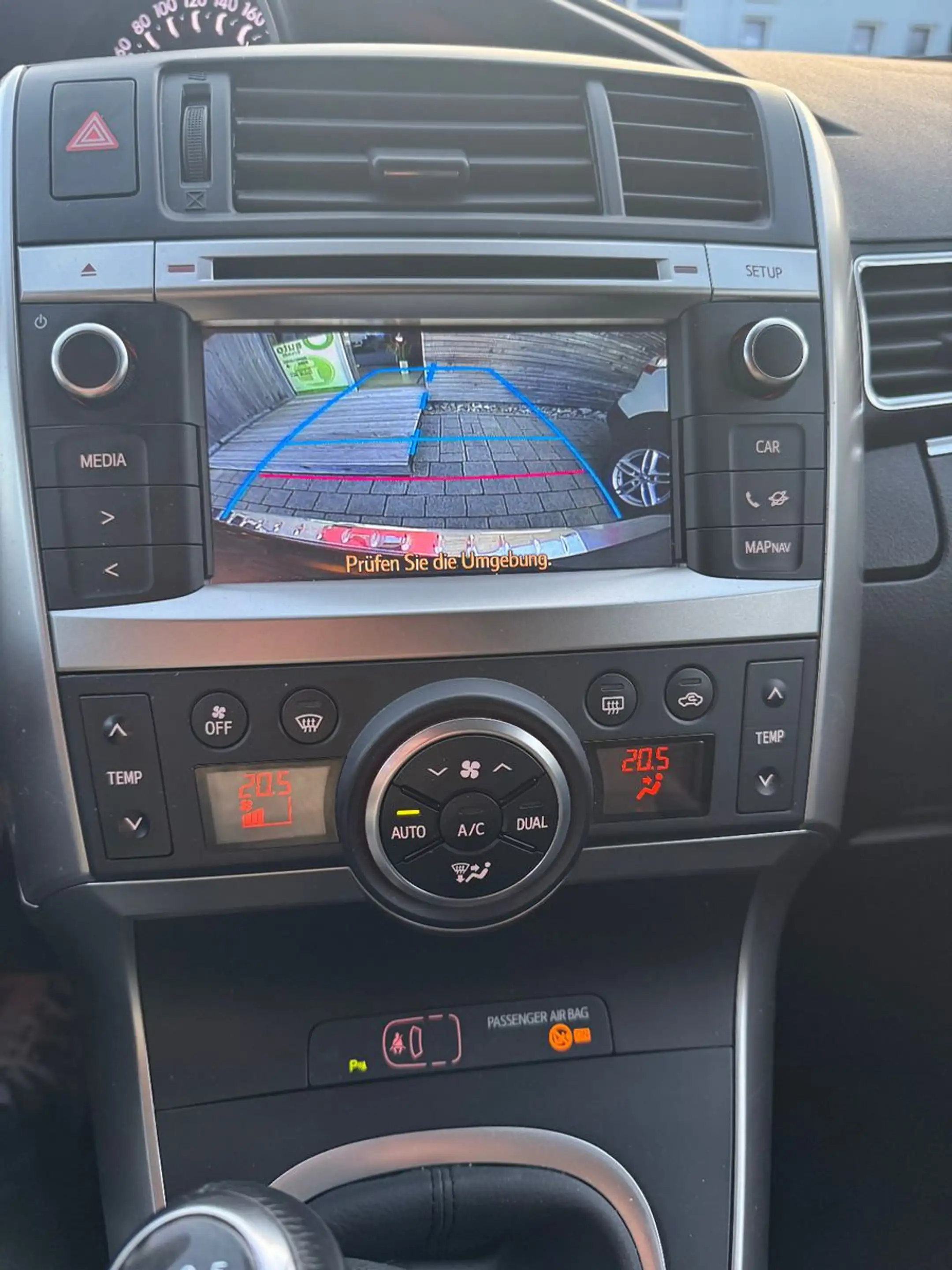 Toyota Verso Executive Panorama Navi Xenon — photo 12