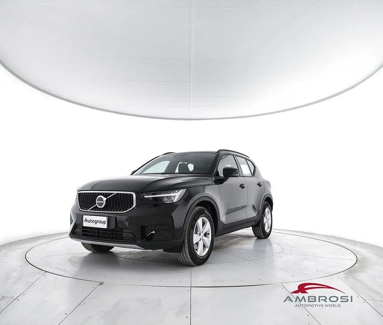 Volvo XC40 B3 Mild hybrid Benzina Essential Nero - 1
