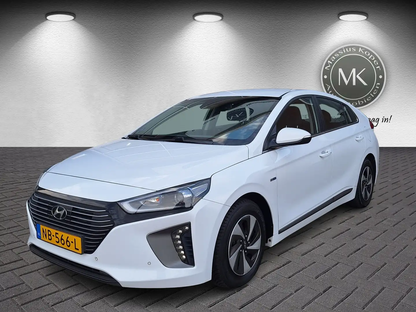 Hyundai IONIQ 1.6 GDi Comfort, Automaat, Navi, Bluetooth, Airco, Wit - 1