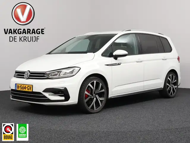 Volkswagen Touran 1.5 TSI Highline Business R 7p | Trekhaak | Camera