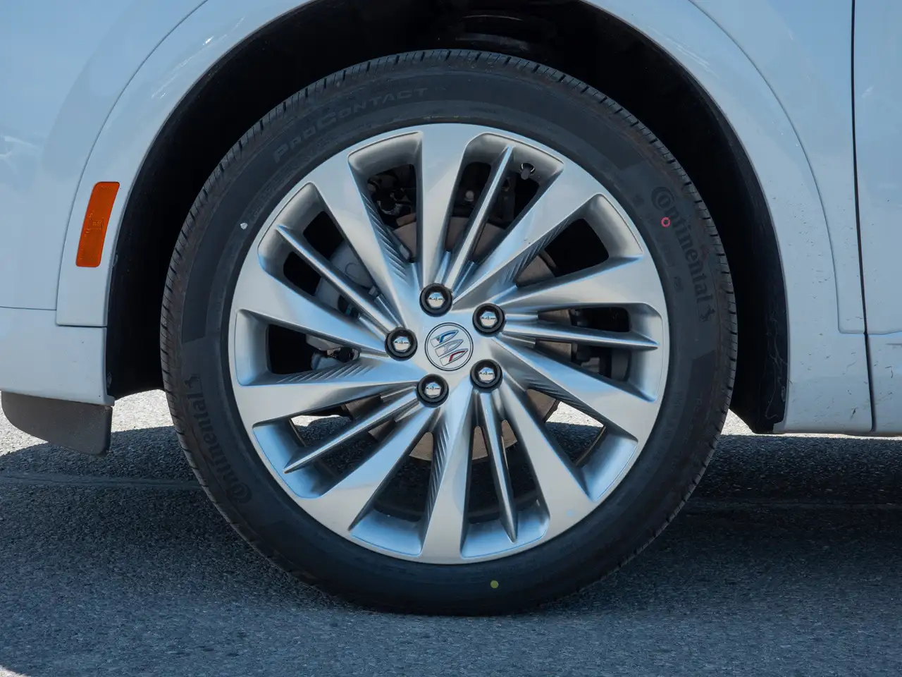 Buick Envision снимка Buick Envision