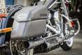 Harley-Davidson Deluxe FLDE / Milwaukee-Eight 107 Černá - thumbnail 17