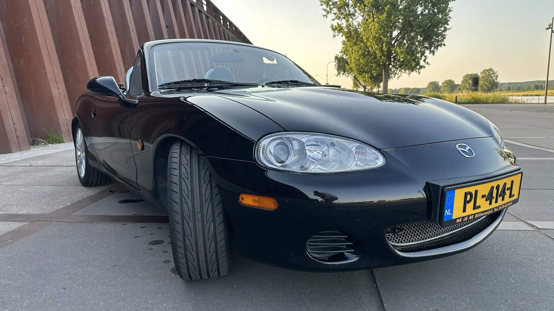 Mazda MX-5 1.8 SVT Dynamic, 6bak Zwart - 1