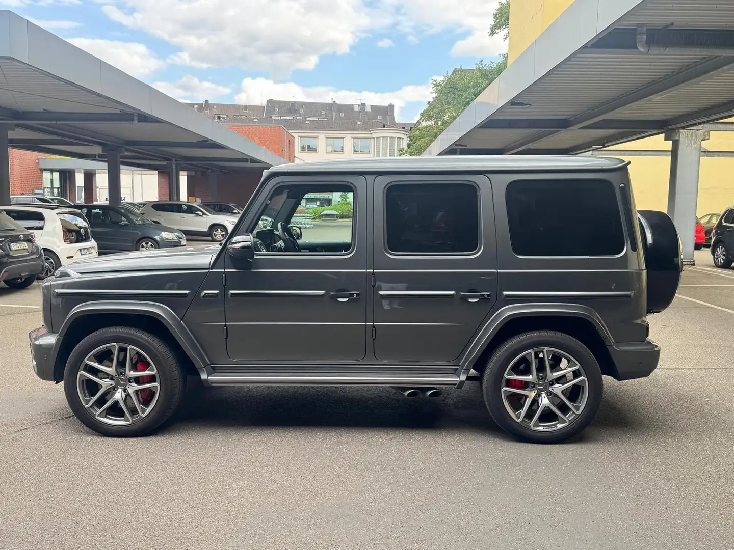 Mercedes-Benz G 63 AMG G 63 AMG Night/Standhzg/Aktiv-Sitze Grijs - 1