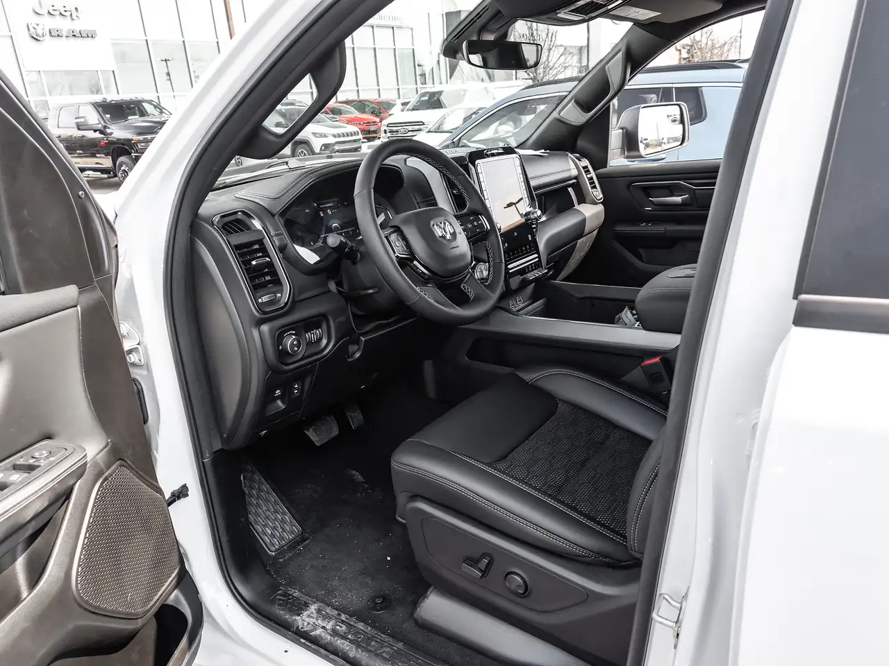 RAM 1500 снимка RAM 1500