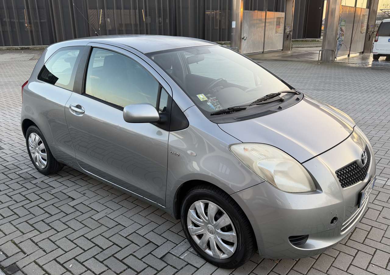 Toyota Yaris 3p 1.4 d-4d Sol m-mt