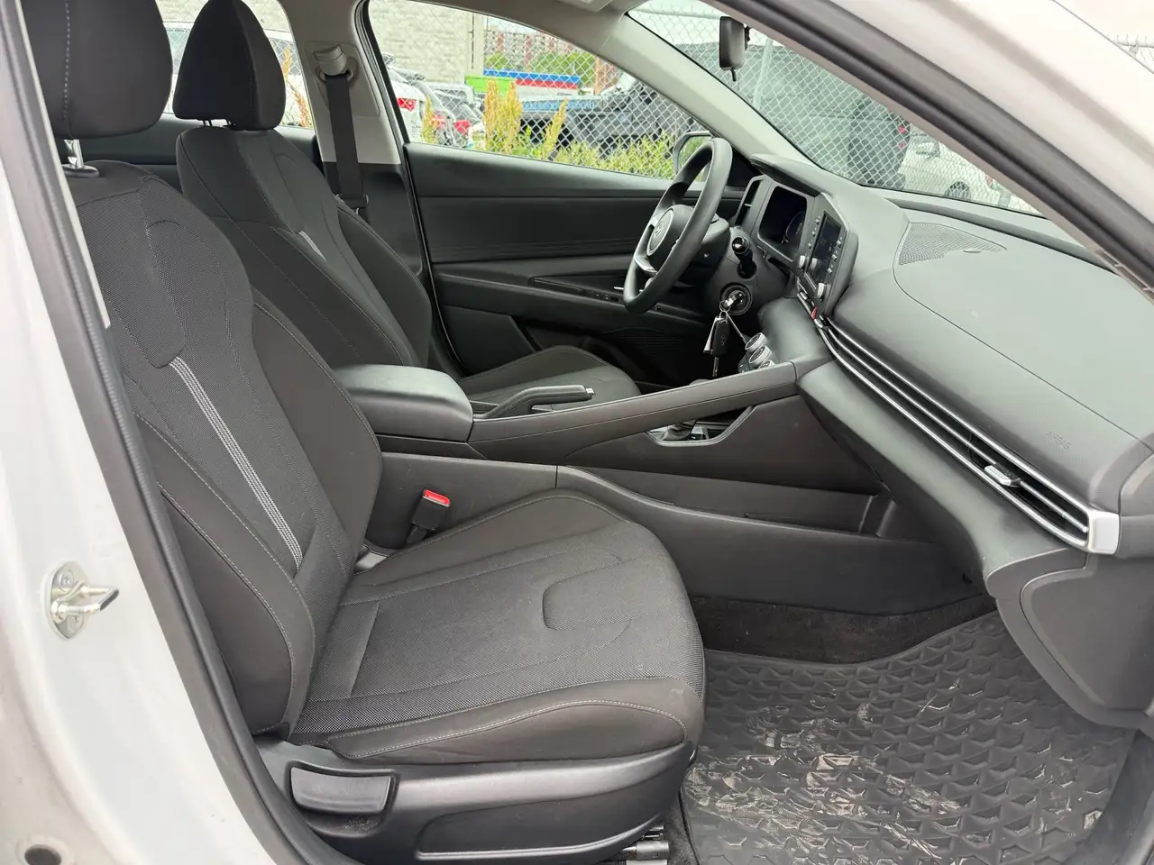 Hyundai ELANTRA fotografie Hyundai ELANTRA