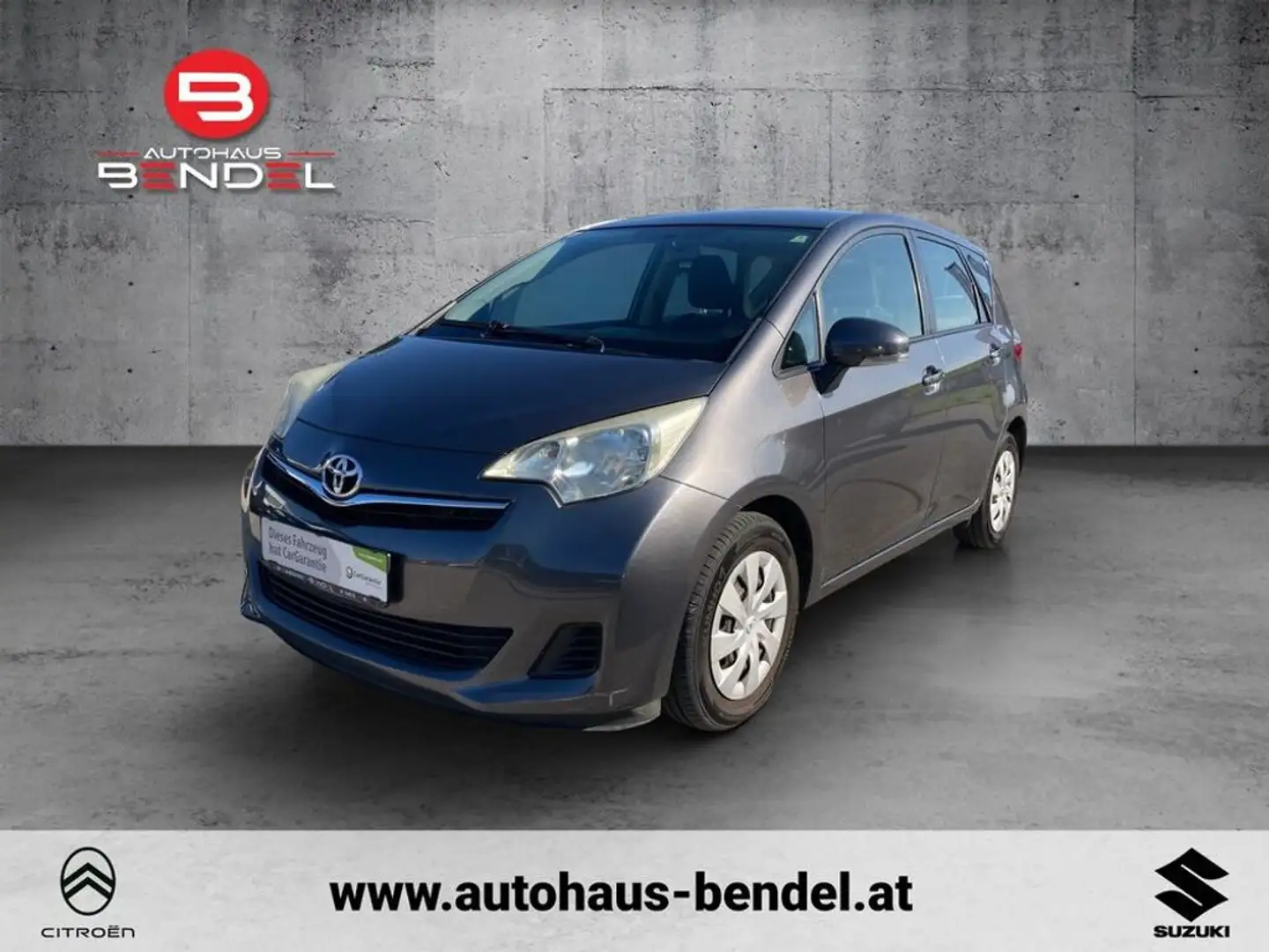 Toyota Verso-S Verso S Young Gris - 1