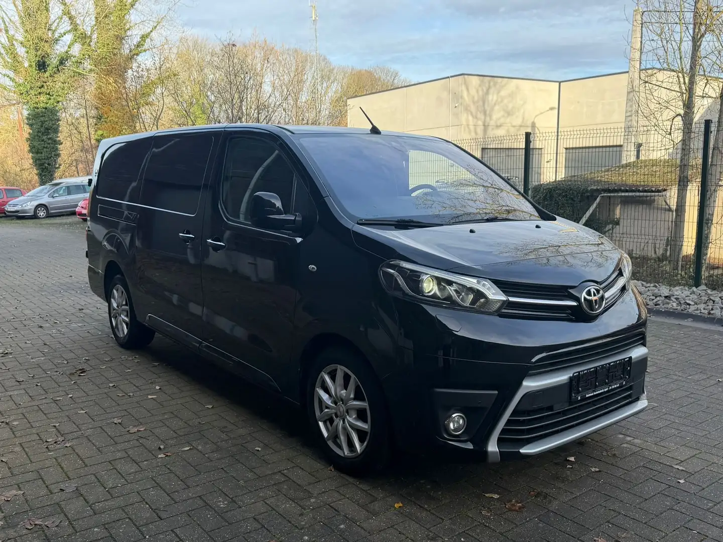 Toyota Proace 2,0 L2 FULL OPTION AUTOMATIC CAMERA C/T GARANTIE Zwart - 1