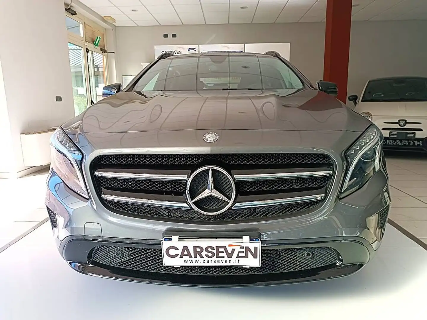 Mercedes-Benz GLA 220 220 d Enduro Activity 4matic 177cv auto Grijs - 2