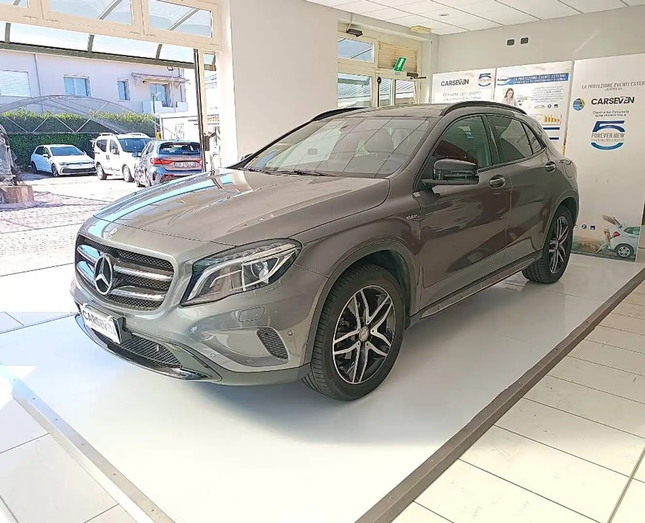 Mercedes-Benz GLA 220 220 d Enduro Activity 4matic 177cv auto Grijs - 1