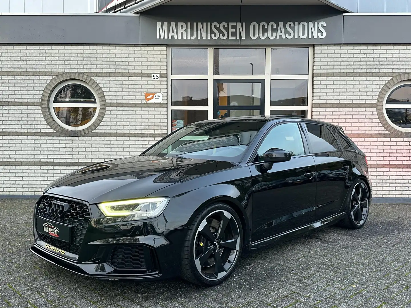 Audi RS3 Sportback 2.5 TFSI Quattro|Pano|ACC|Schaalstoel| Zwart - 1