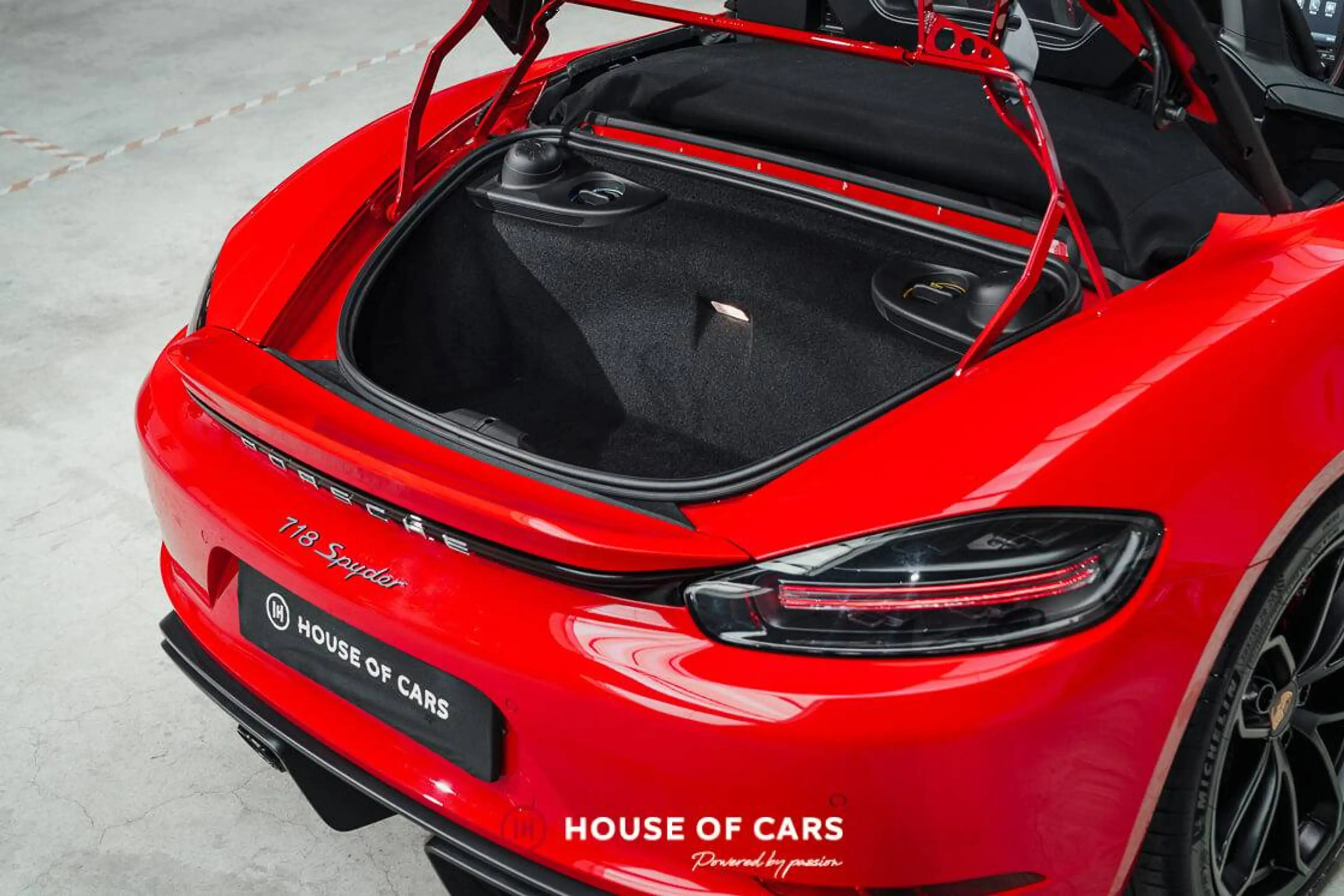 Porsche 718 Spyder PDK - Guards red - 1st paint / PPF — photo 13