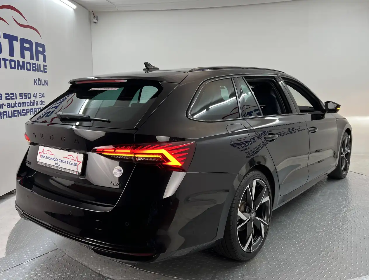 Skoda Octavia COMBI 2.0 TSI SPORTLINE 4x4 204 PS PANORAMA-SCHIEBEDACH HEAD-UP NAVIGATIONSSYSTEM RÜCKFAHRKAMERA WINTER-PAKET Euro 6e, миниатюра 7