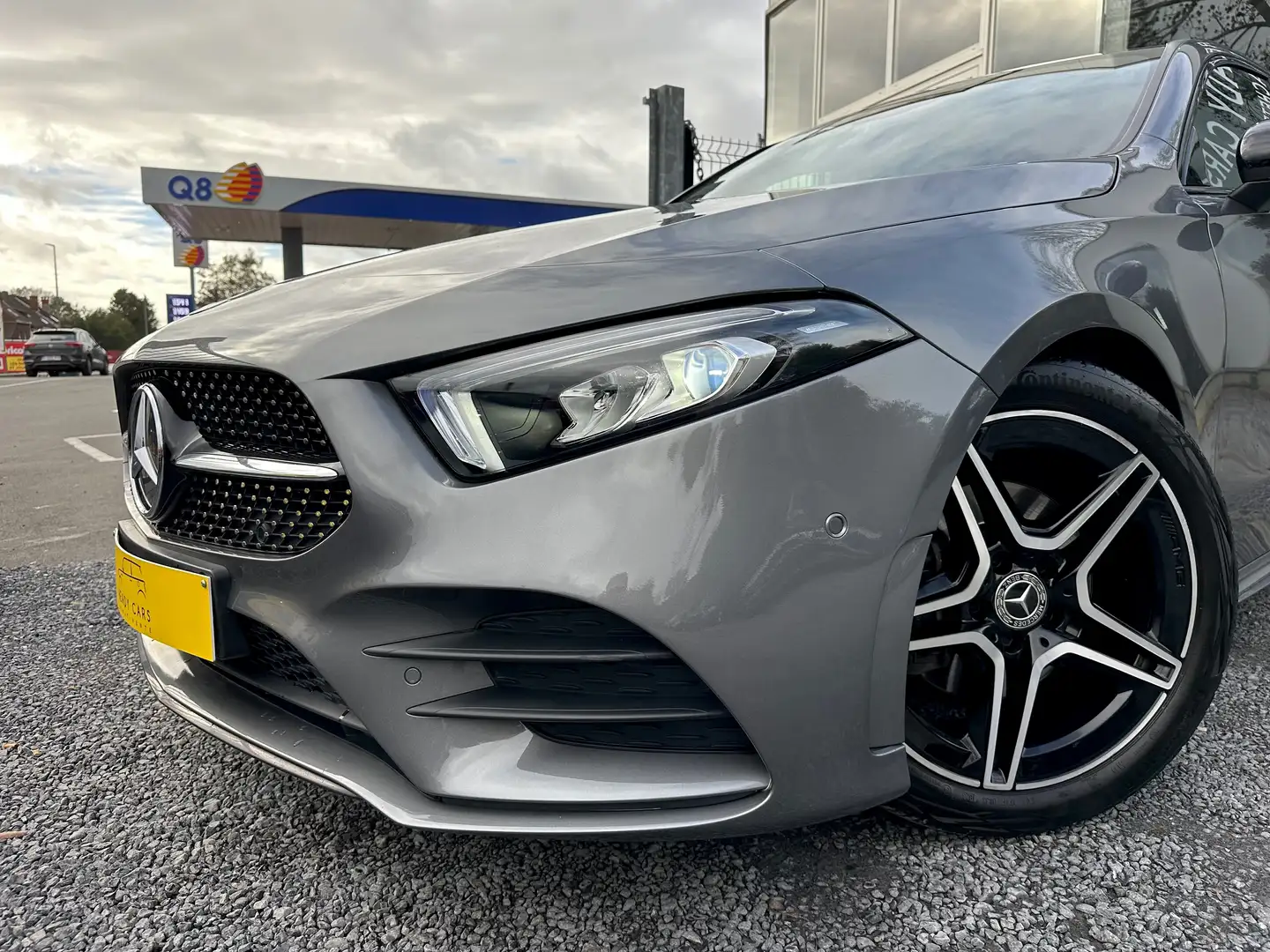 Mercedes-Benz A 180 AMG *1ER PROP*AMBIENT LIGHT*CARPLAY*CAMERA*GARNTIE Grijs - 2