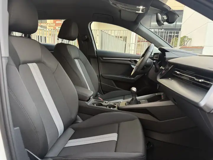 Audi A3 2024, foto 7