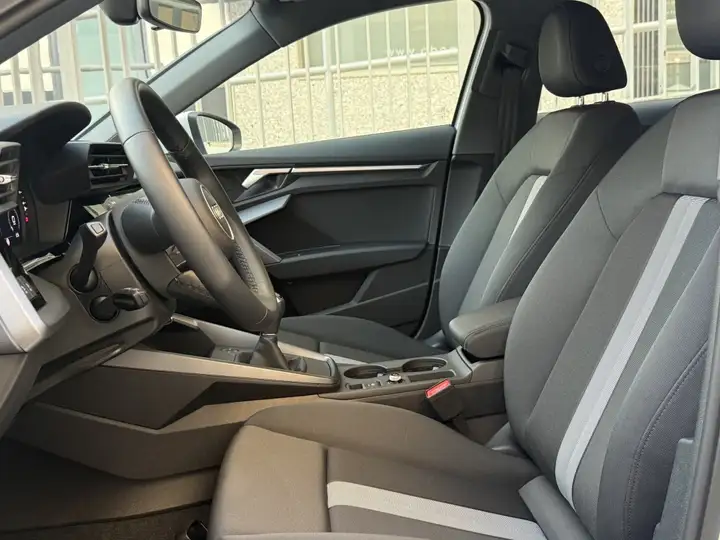 Audi A3 2024, foto 13