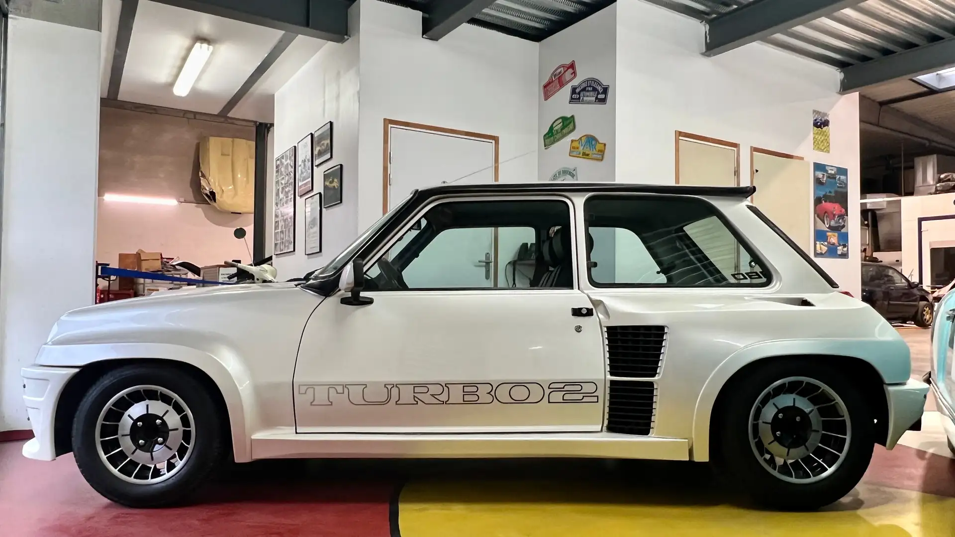 Renault R5 Turbo2 Turbo 2 Белый - 1